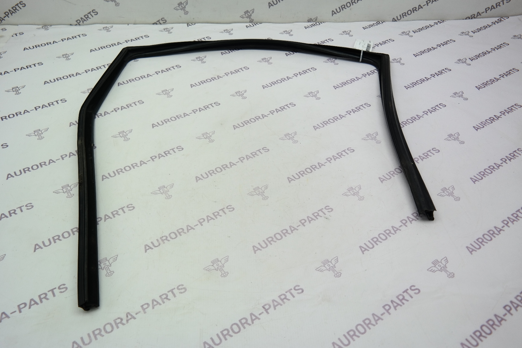 Направляющая стекла задней двери RH Audi Q7