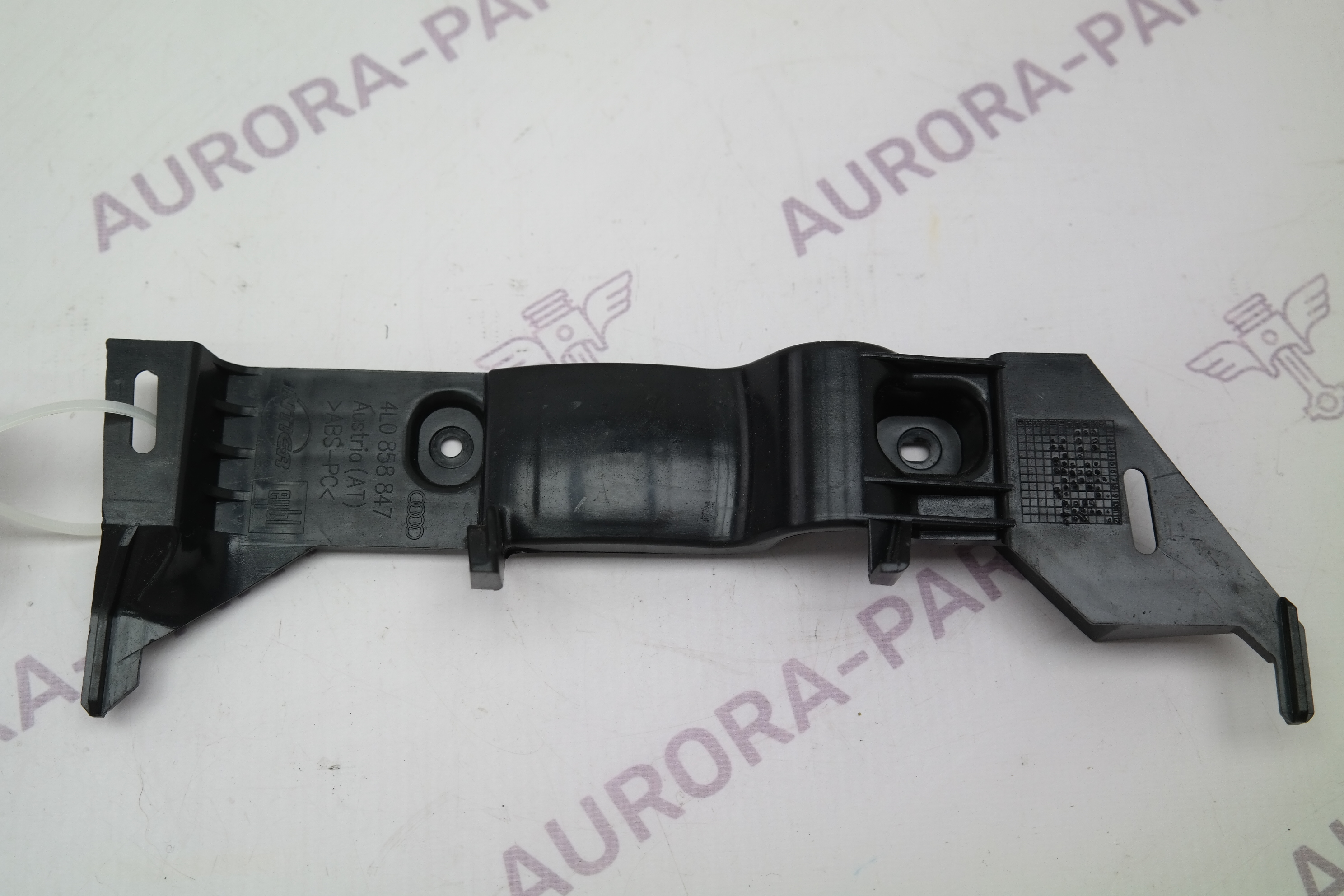 Кронштейн обшивки стойка B LH Audi Q7