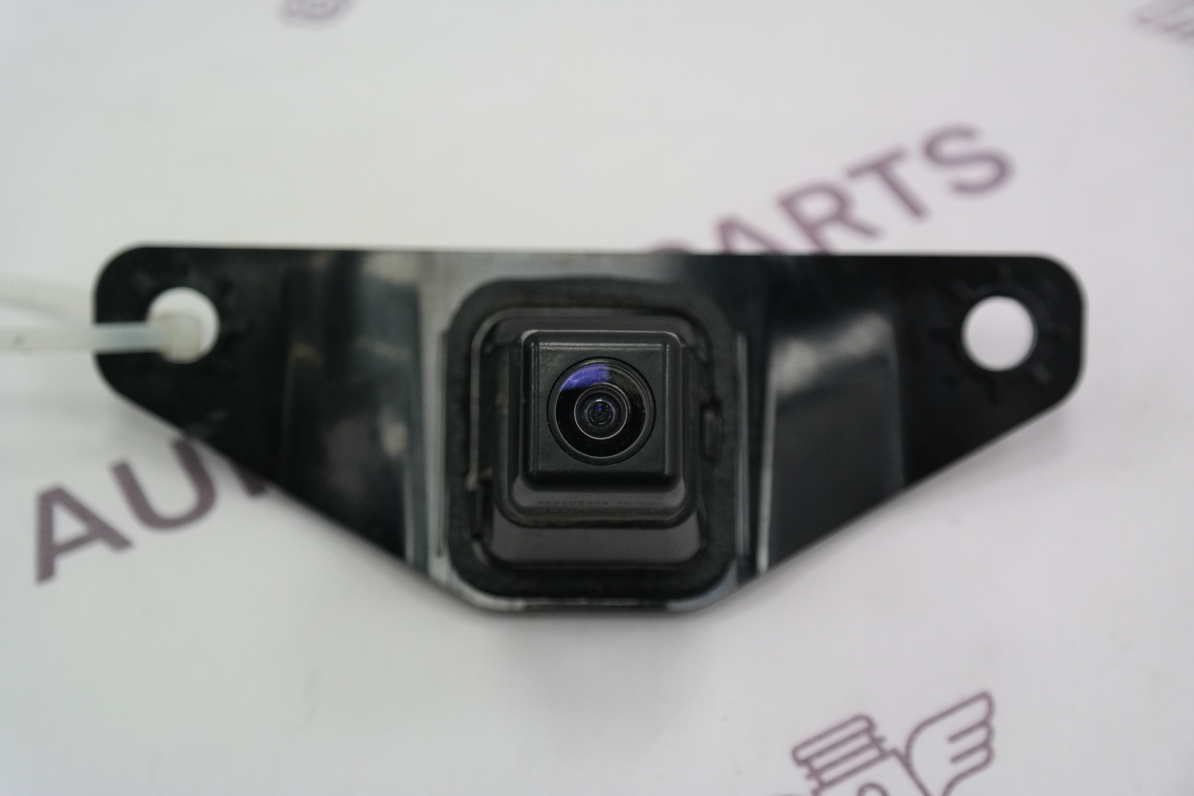 Камера заднего вида в крышку багажника Toyota Land Cruiser Prado 1GDFTV