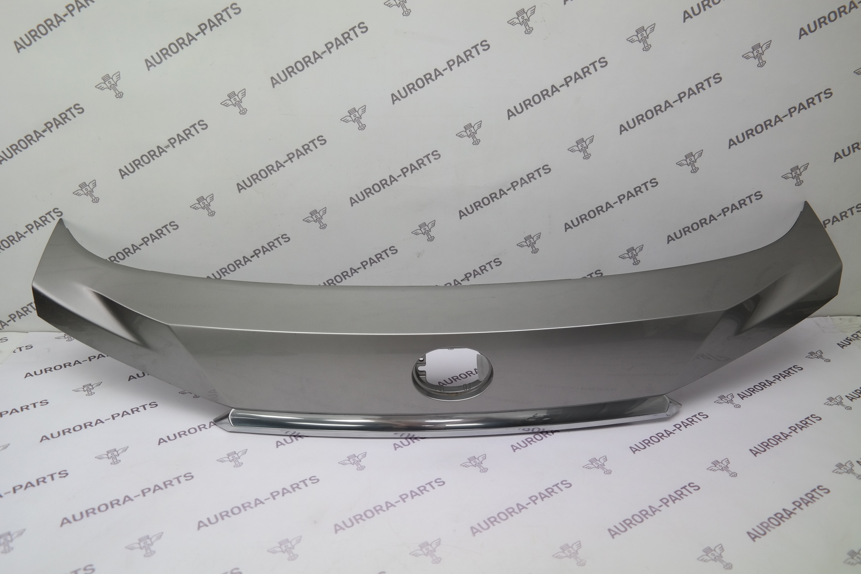 Накладка крышки багажника Lexus RX