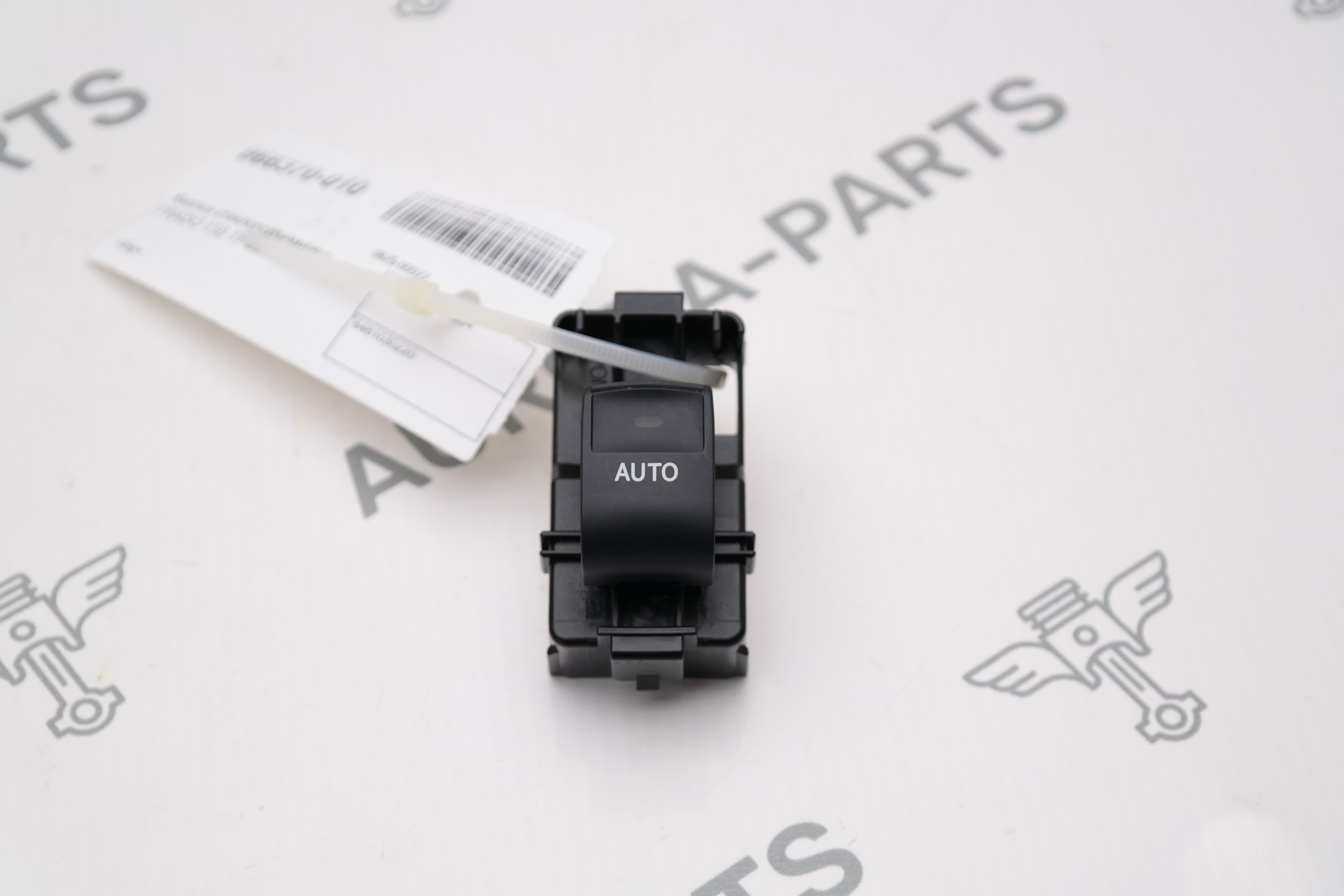 Кнопка стеклоподъемника Toyota Land Cruiser Prado 1GDFTV 