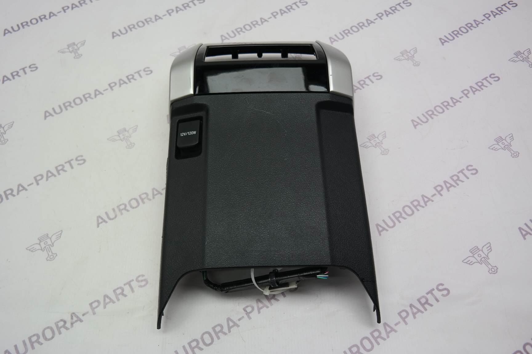 Накладка центральной консоли задняя Toyota Land Cruiser Prado 1GDFTV