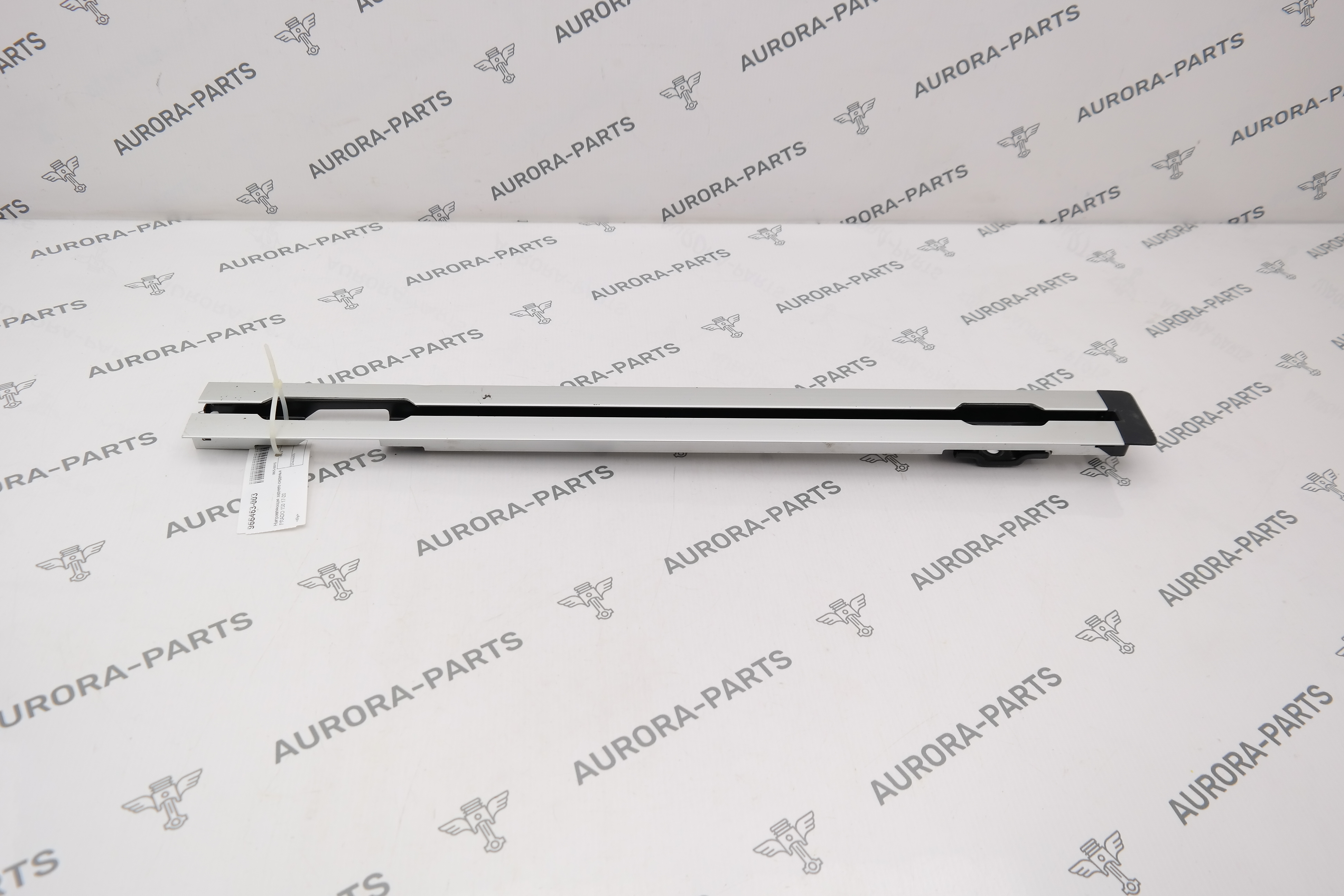 Направляющая заднего сиденья Toyota Land Cruiser Prado 1GDFTV