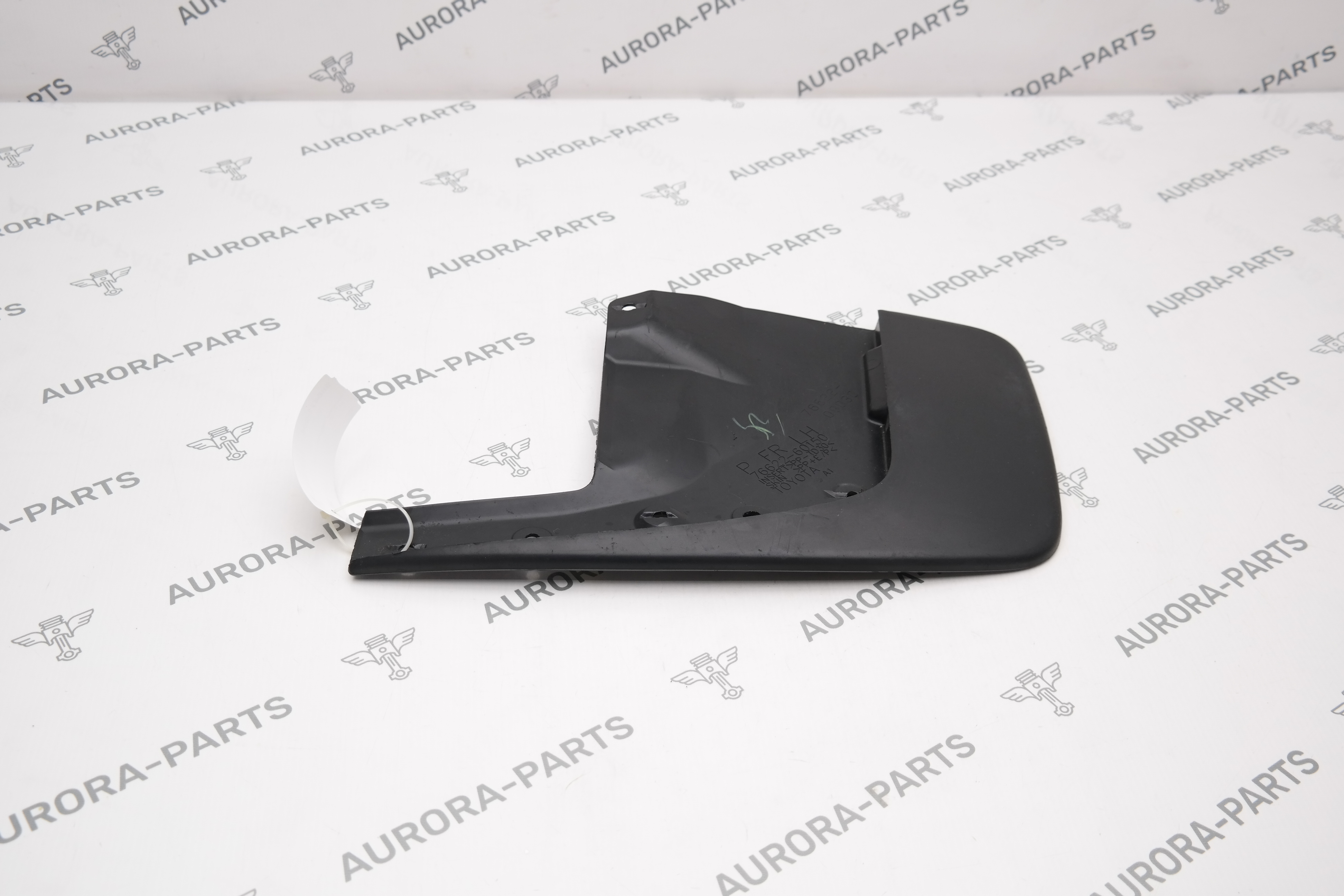 Брызговик передний LH Toyota Land Cruiser Prado 1GDFTV 