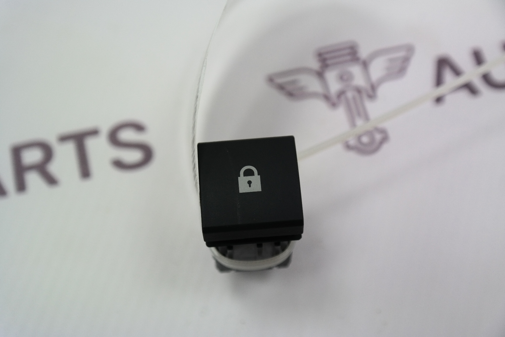 Кнопка центрального замка Lexus RX