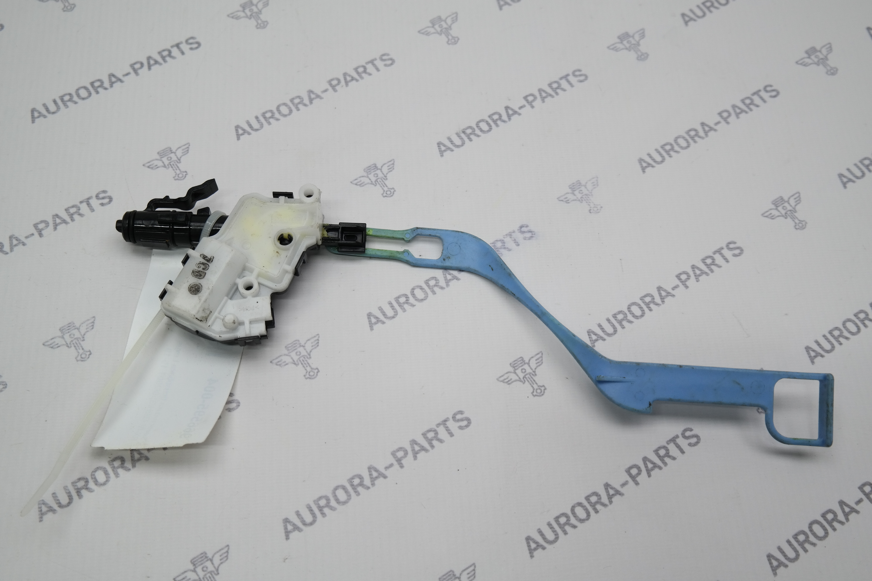 Замок лючка бензобака Lexus RX