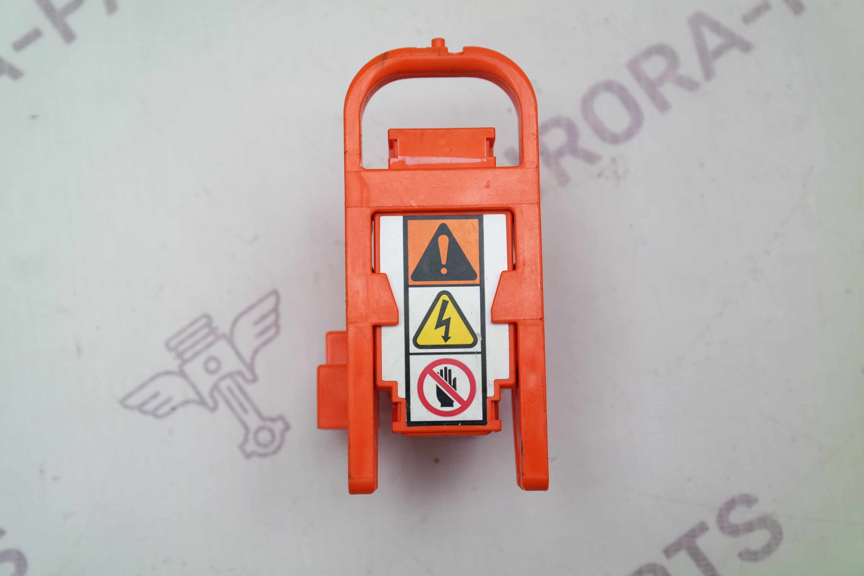 Предохранитель высоковольтной батареи Lexus RX