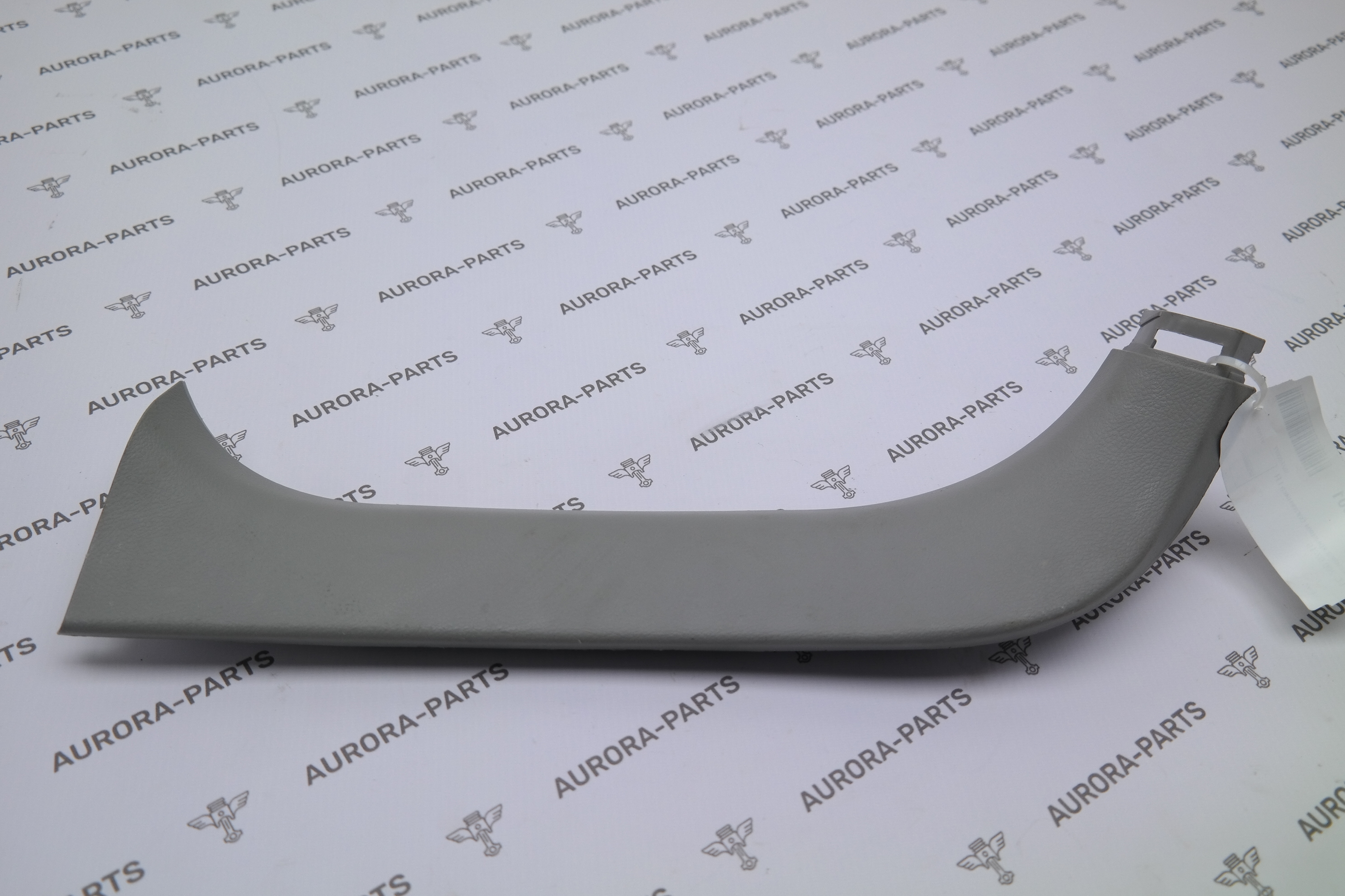 Обшивка крышки багажника LH Toyota Land Cruiser