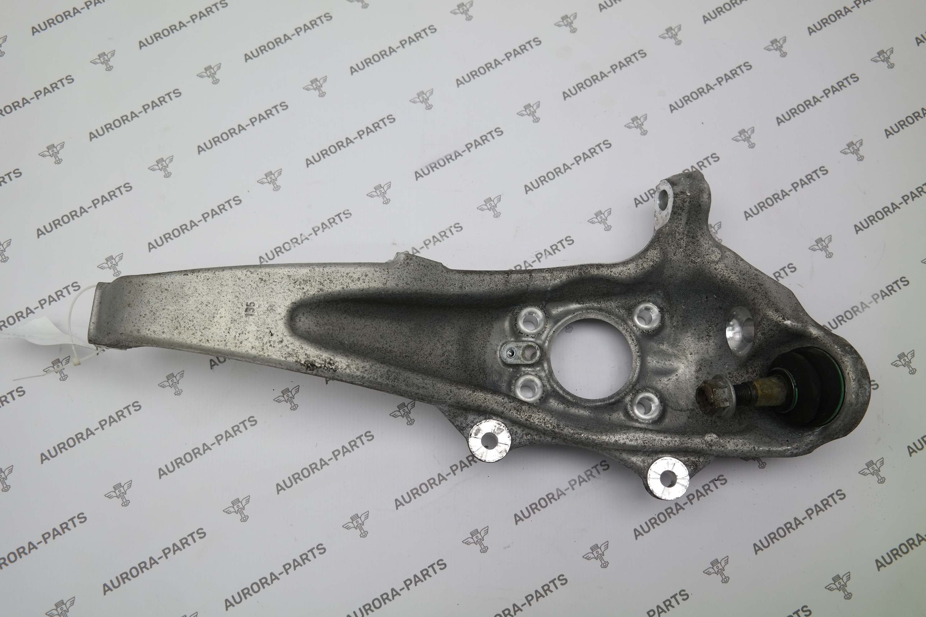 Кулак поворотный передней подвески LH BMW 7-Series