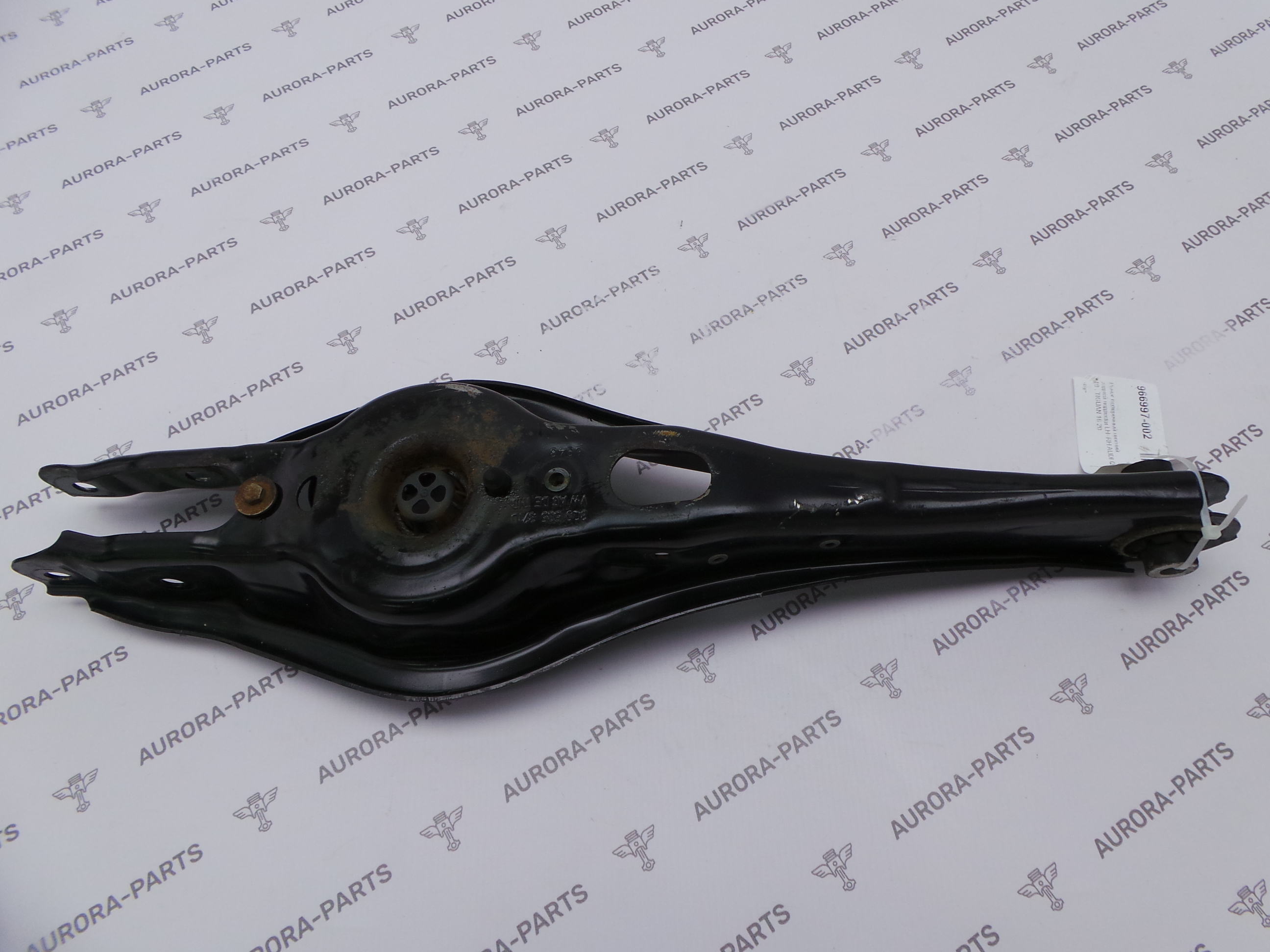 Рычаг поперечный нижний задней подвески LH=RH VW Tiguan