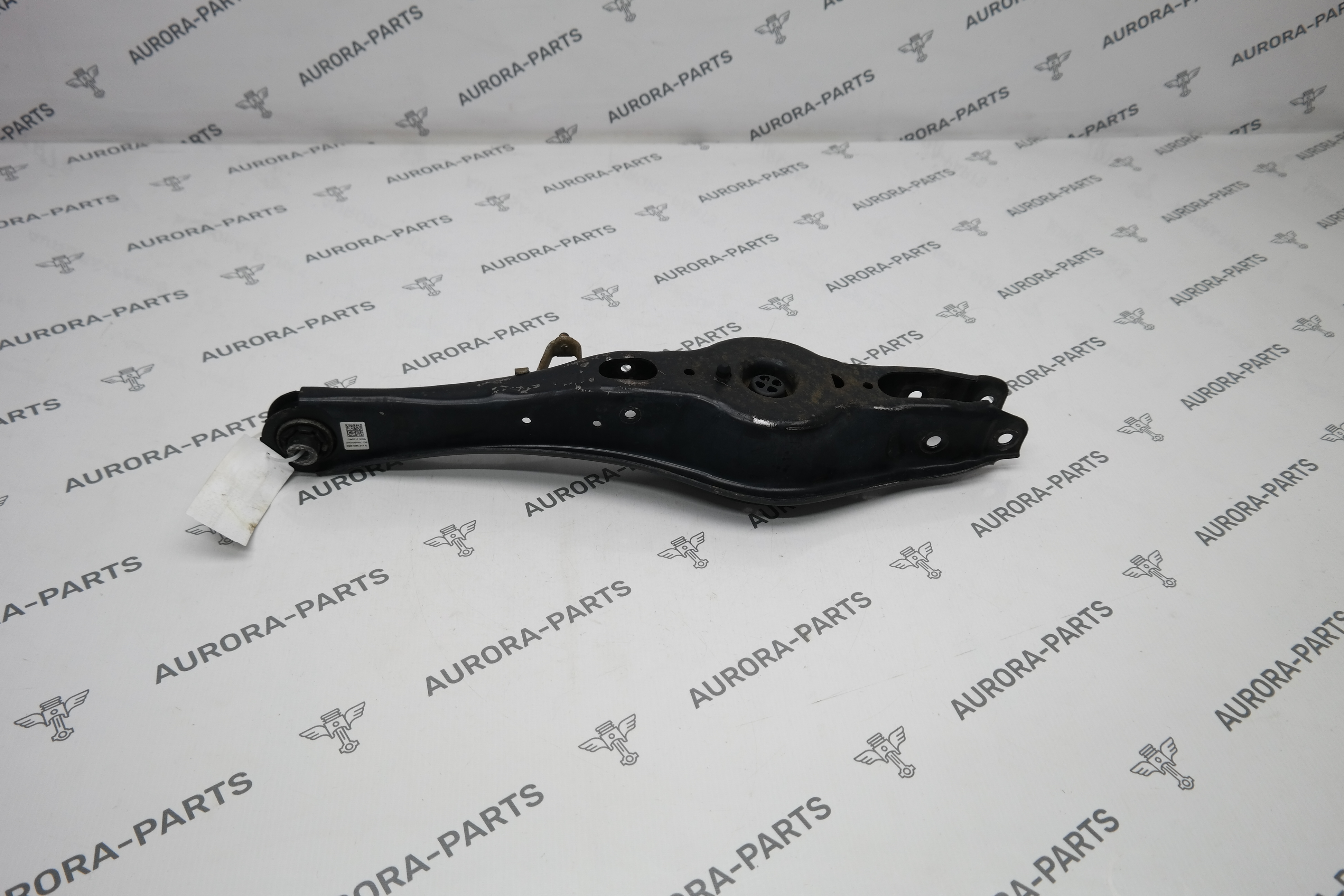 Рычаг поперечный нижний задней подвески LH=RH VW Tiguan