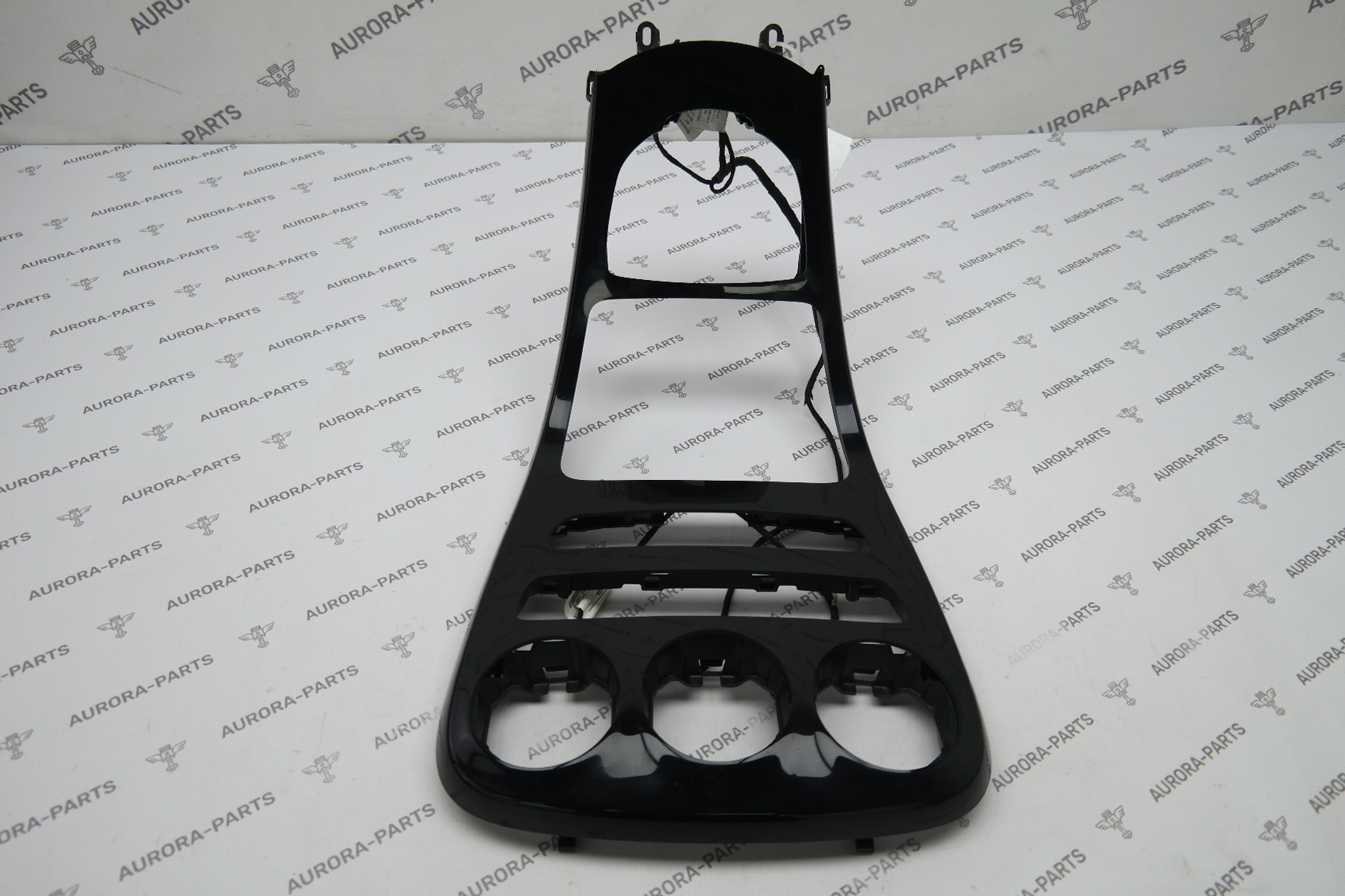 Накладка центральной консоли (глянцевая) Mercedes C-Klasse