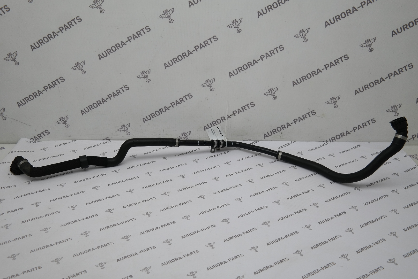 Патрубок системы охлаждения Mercedes E-Klasse 