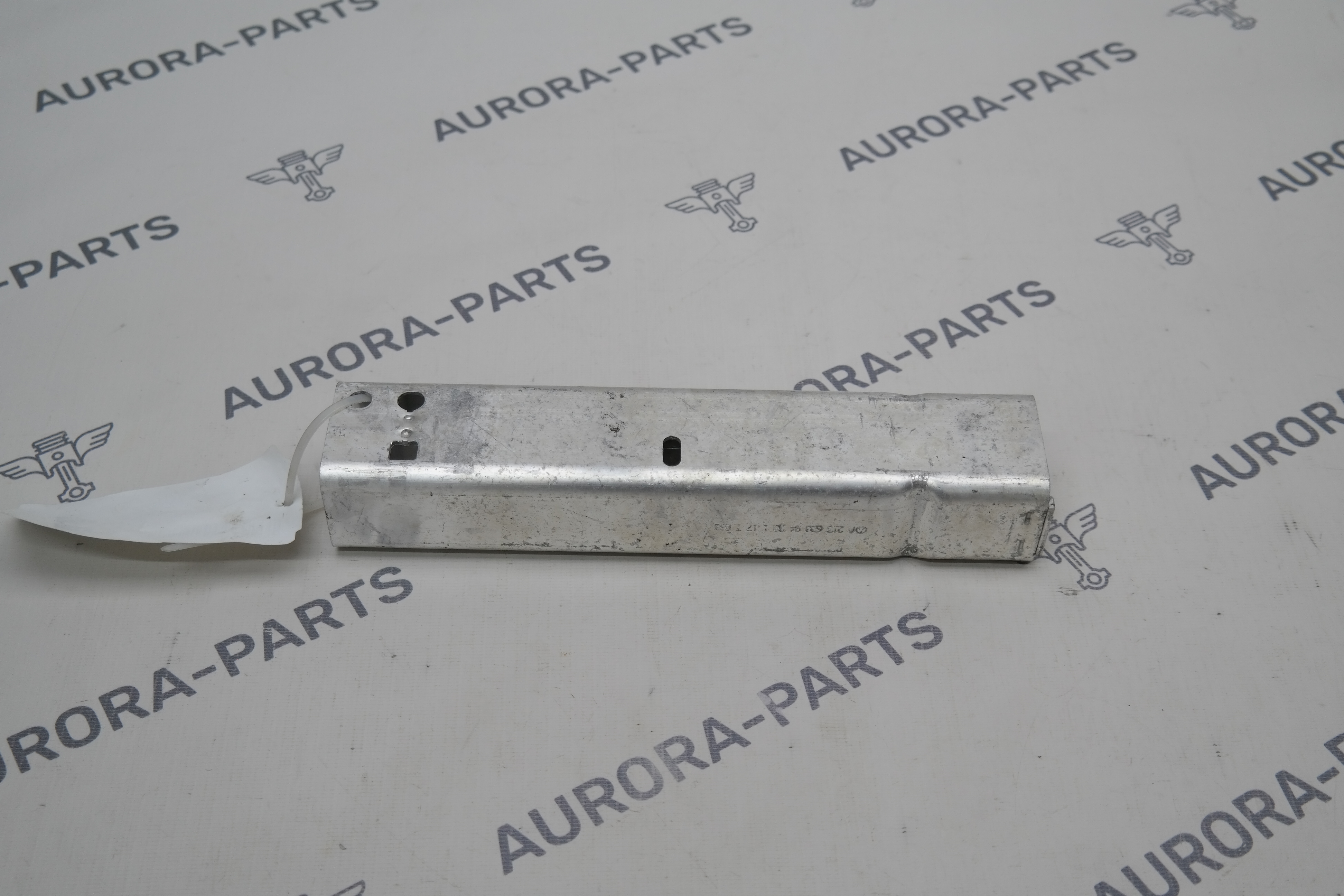 Кронштейн крепления бампера LH=RH Mercedes E-Klasse