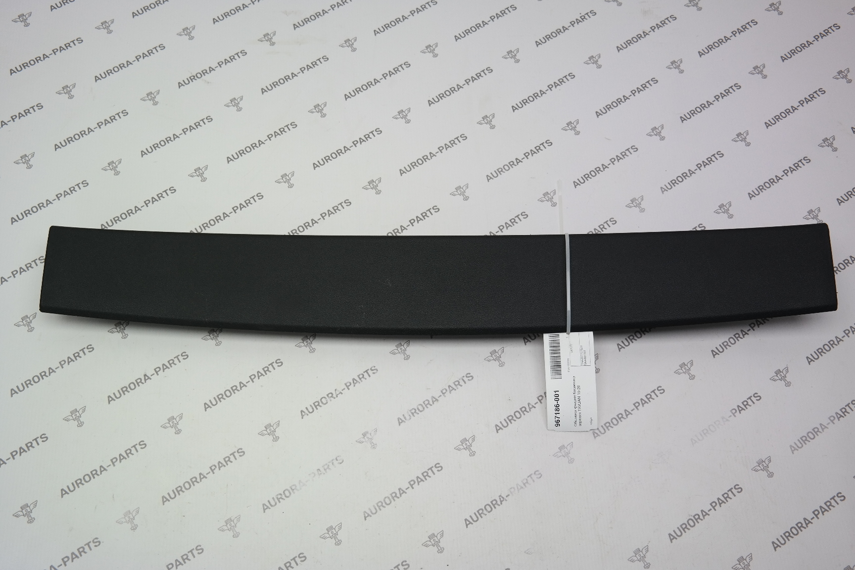 Обшивка крышки багажника верхняя VW Tiguan