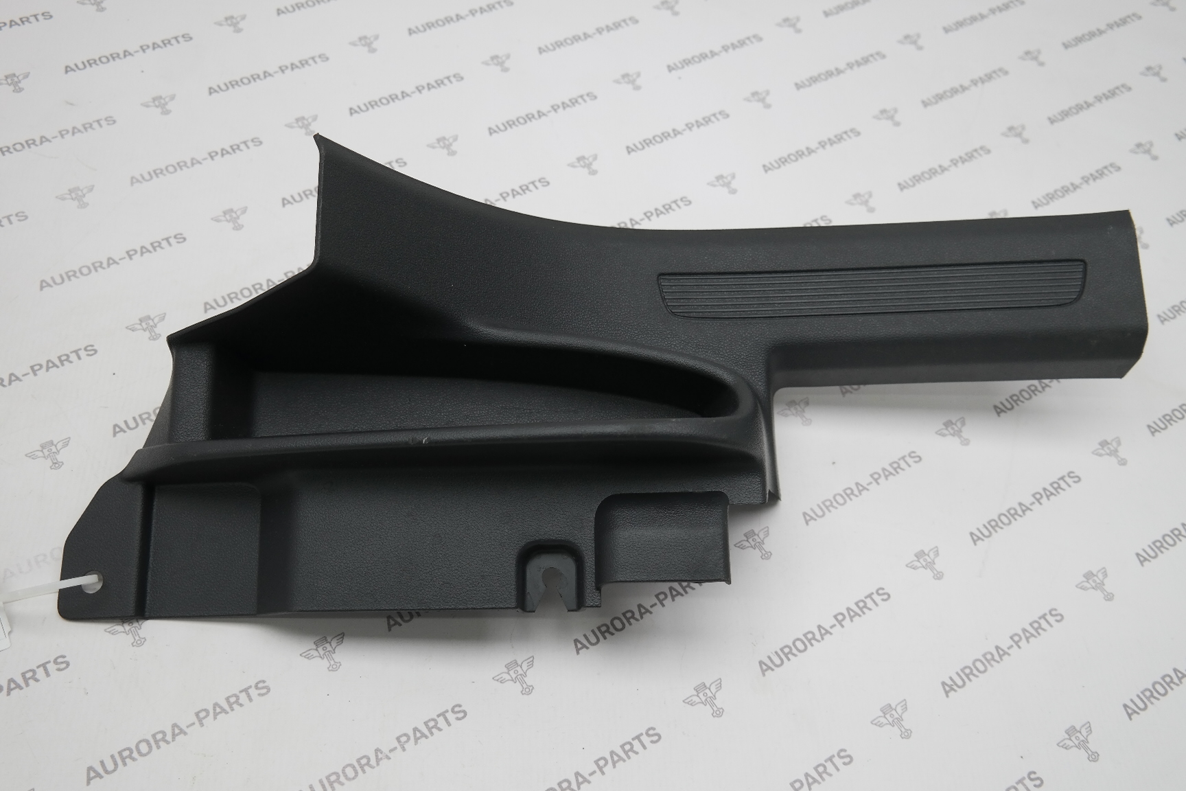 Накладка заднего порога внутренняя LH VW Tiguan