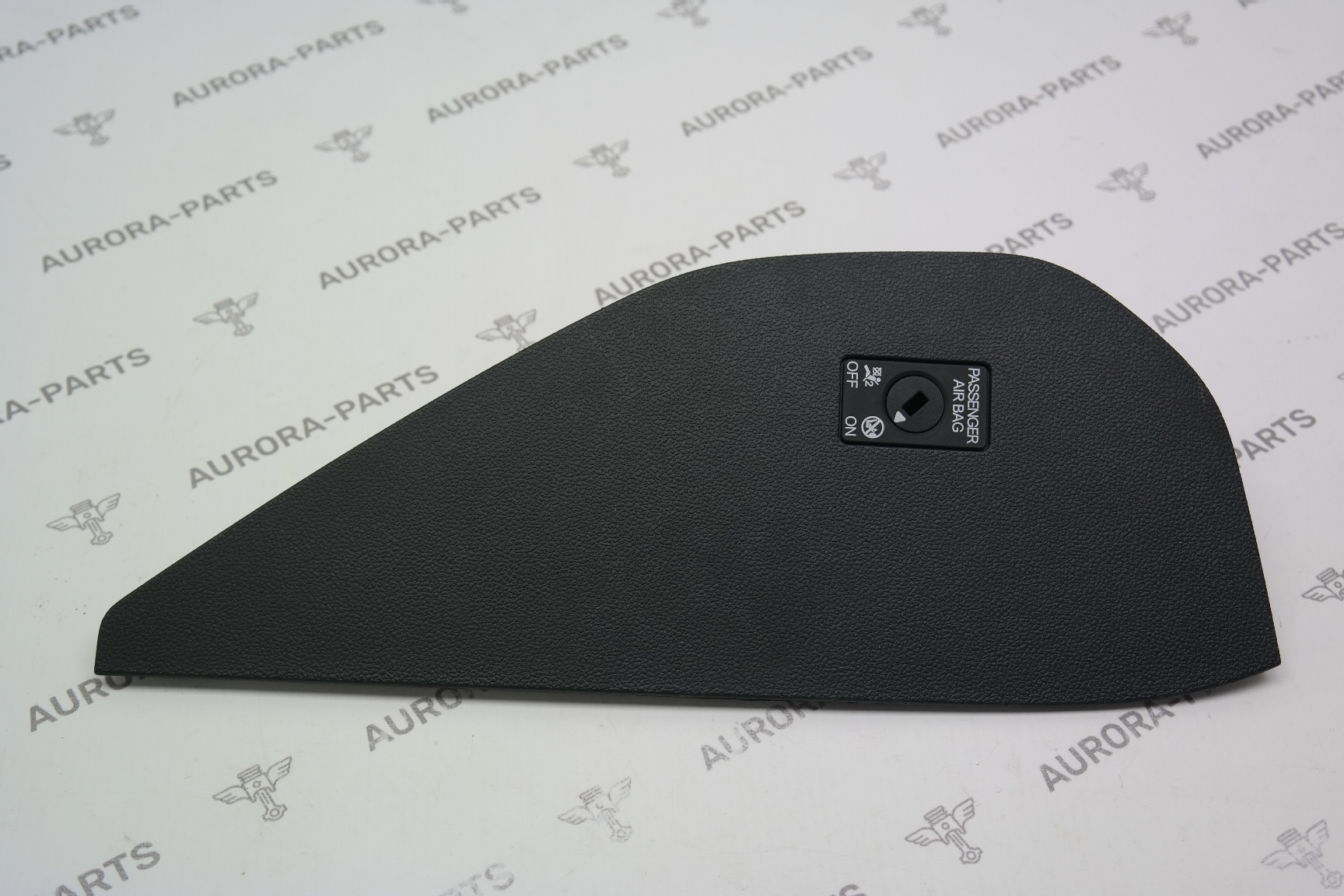 Накладка торпеды RH VW Tiguan