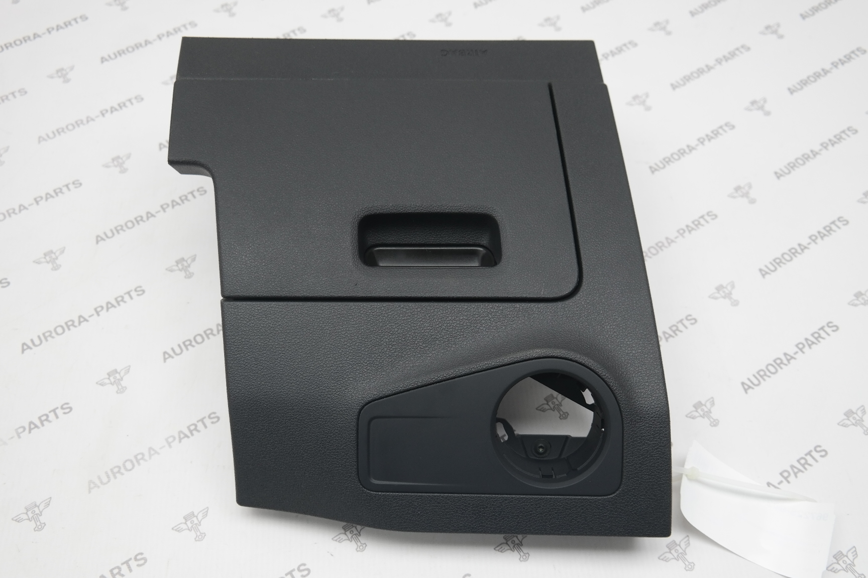 Накладка торпеды нижняя LH VW Tiguan