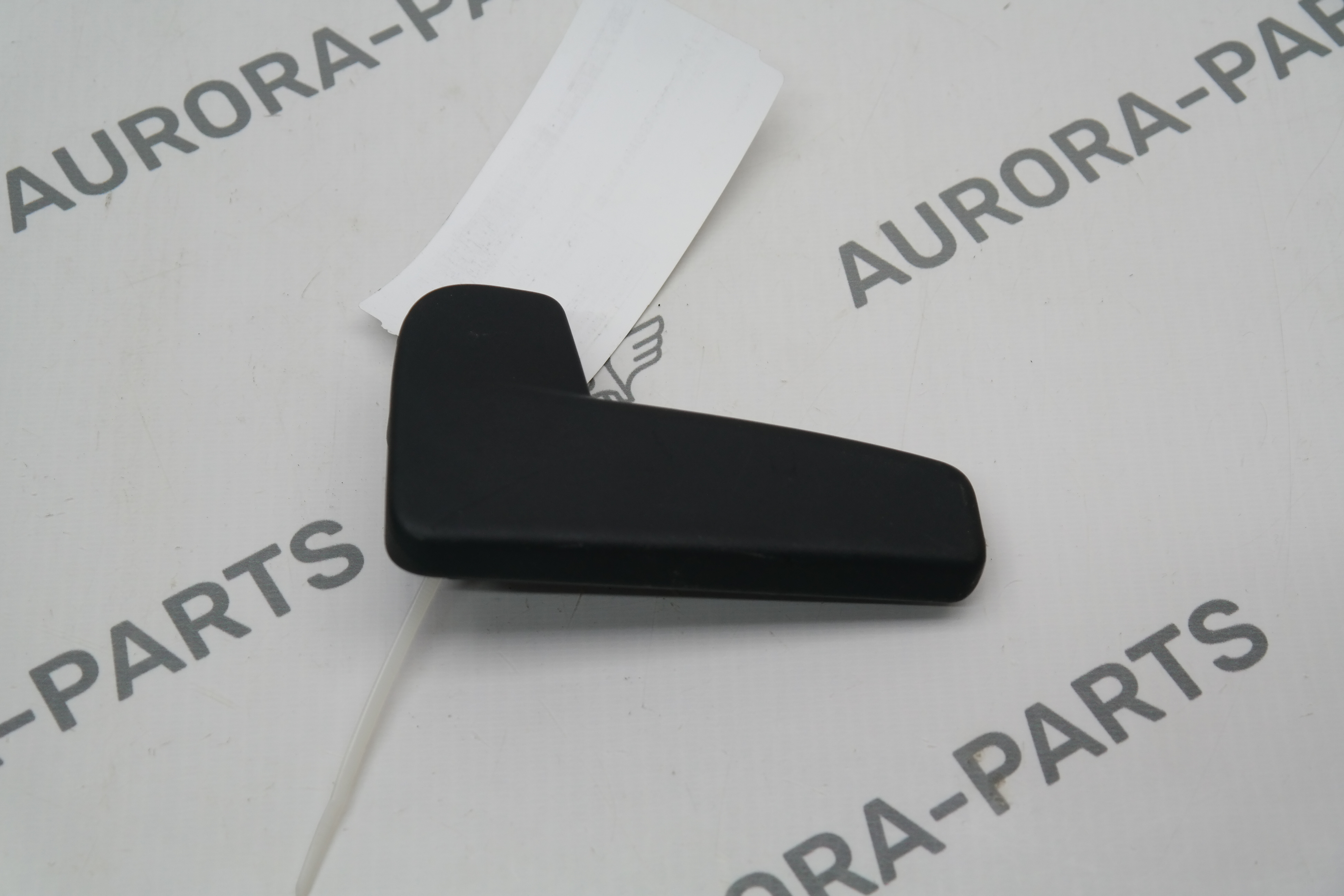 Ручка открывания капота VW Tiguan