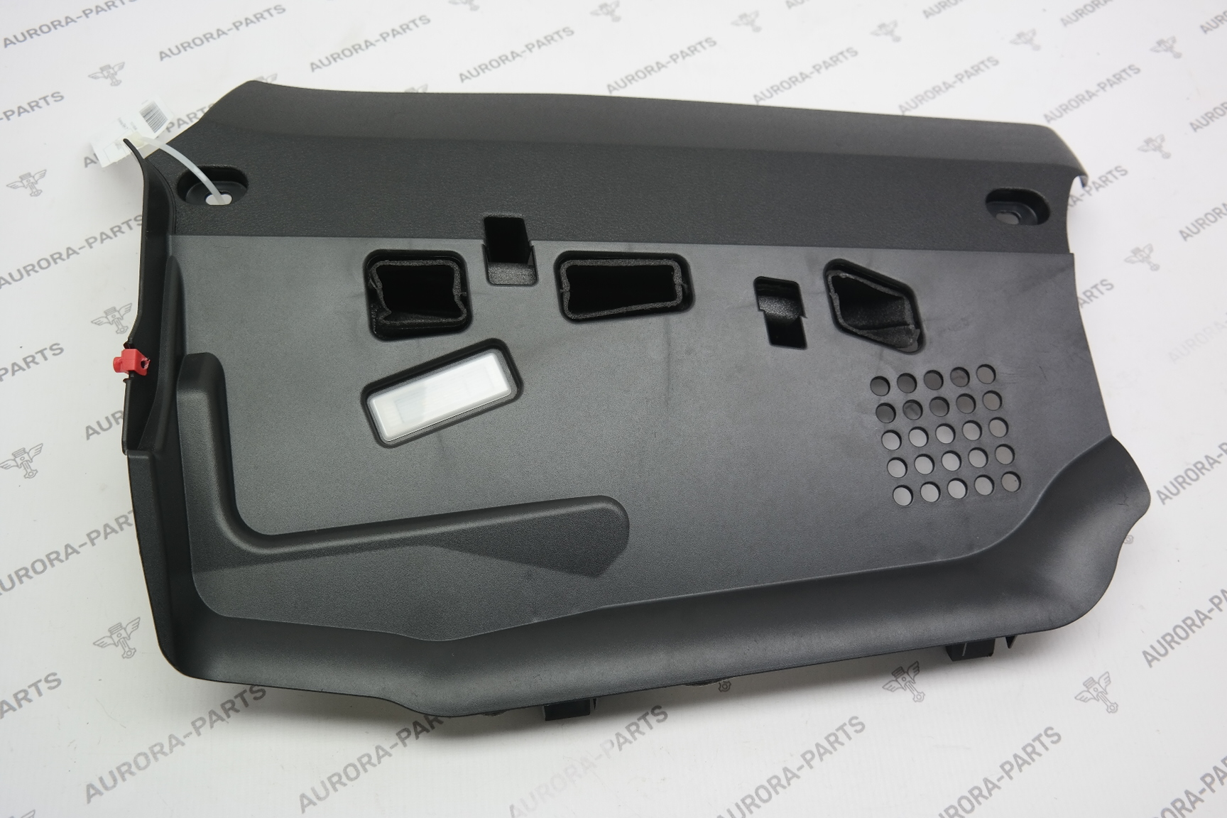 Накладка торпеды нижняя RH BMW 7-Series