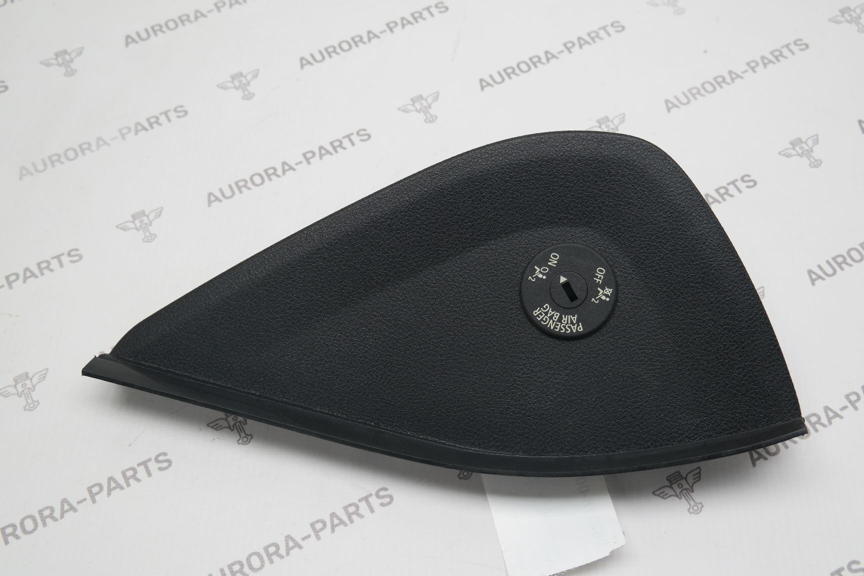 Накладка торпеды RH BMW 7-Series