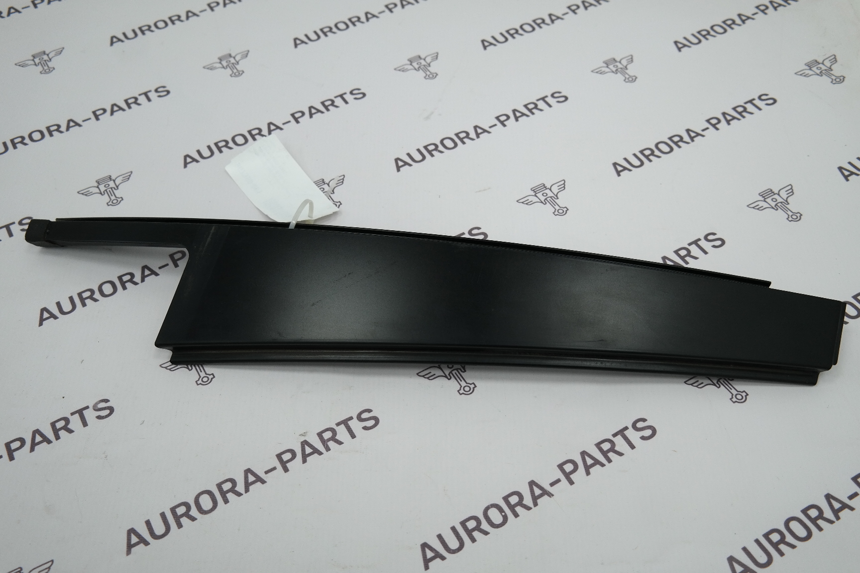 Накладка декоративная задней двери (стойки B) RH BMW 7-Series