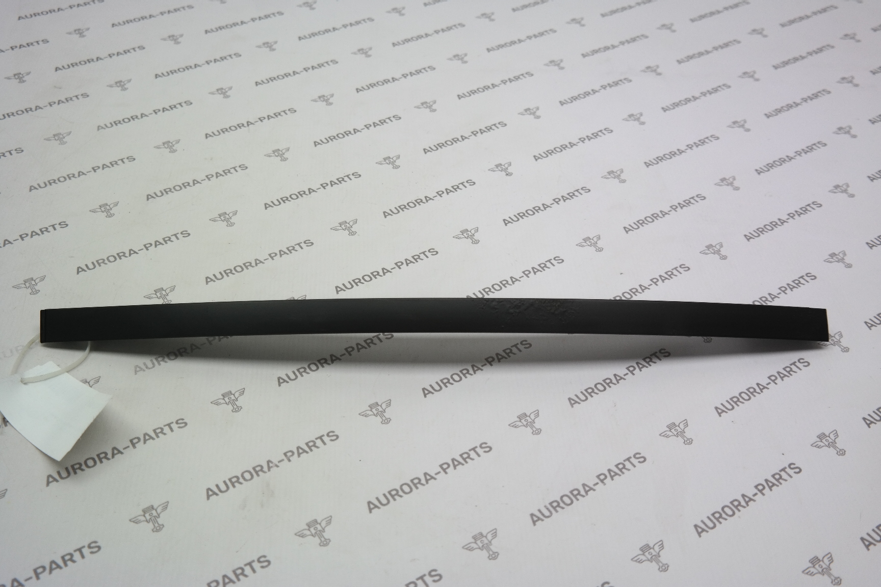 Накладка направляющей стойки стекла RH BMW 7-Series