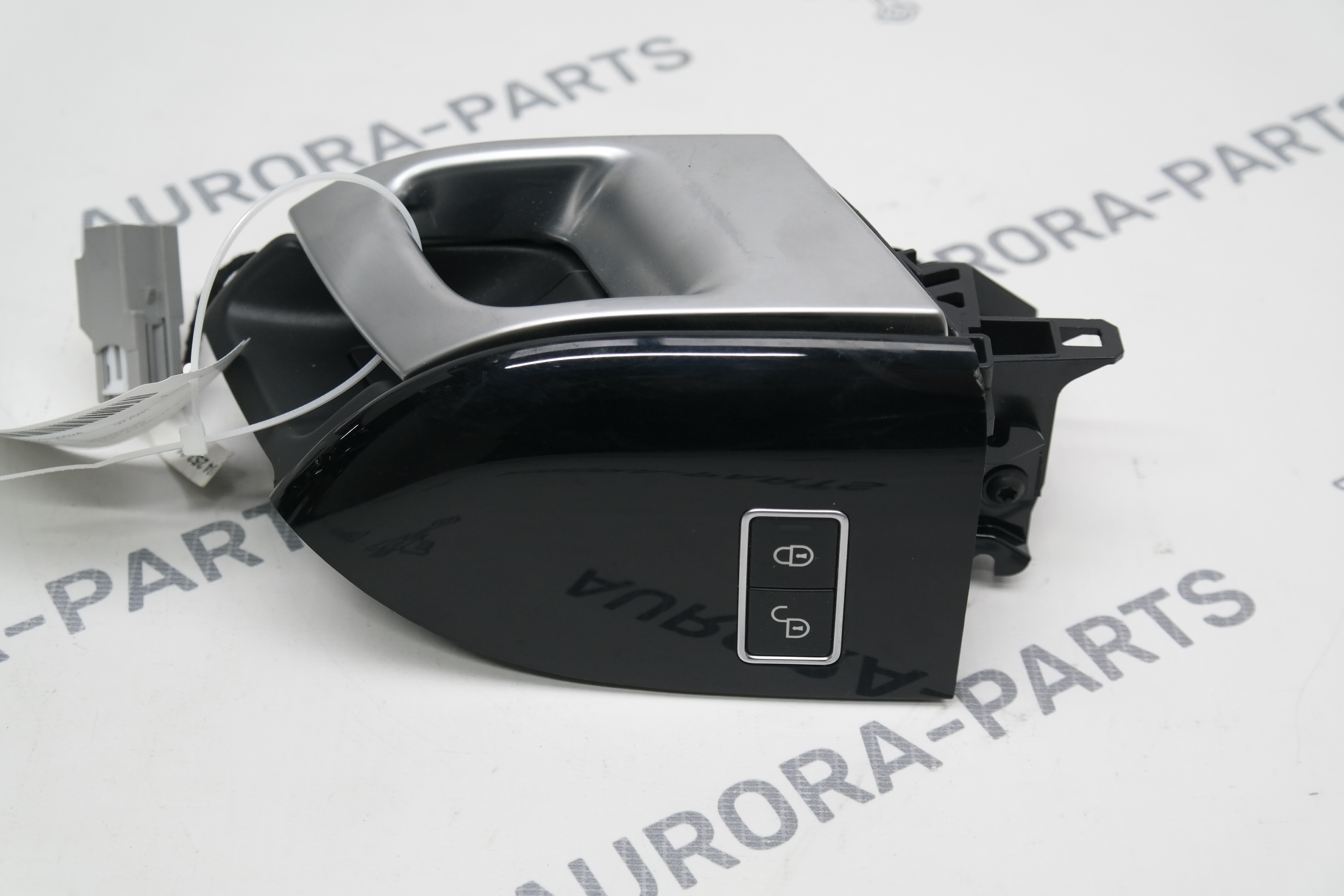 Ручка задней двери внутренняя LH Land Rover Range Rover Sport