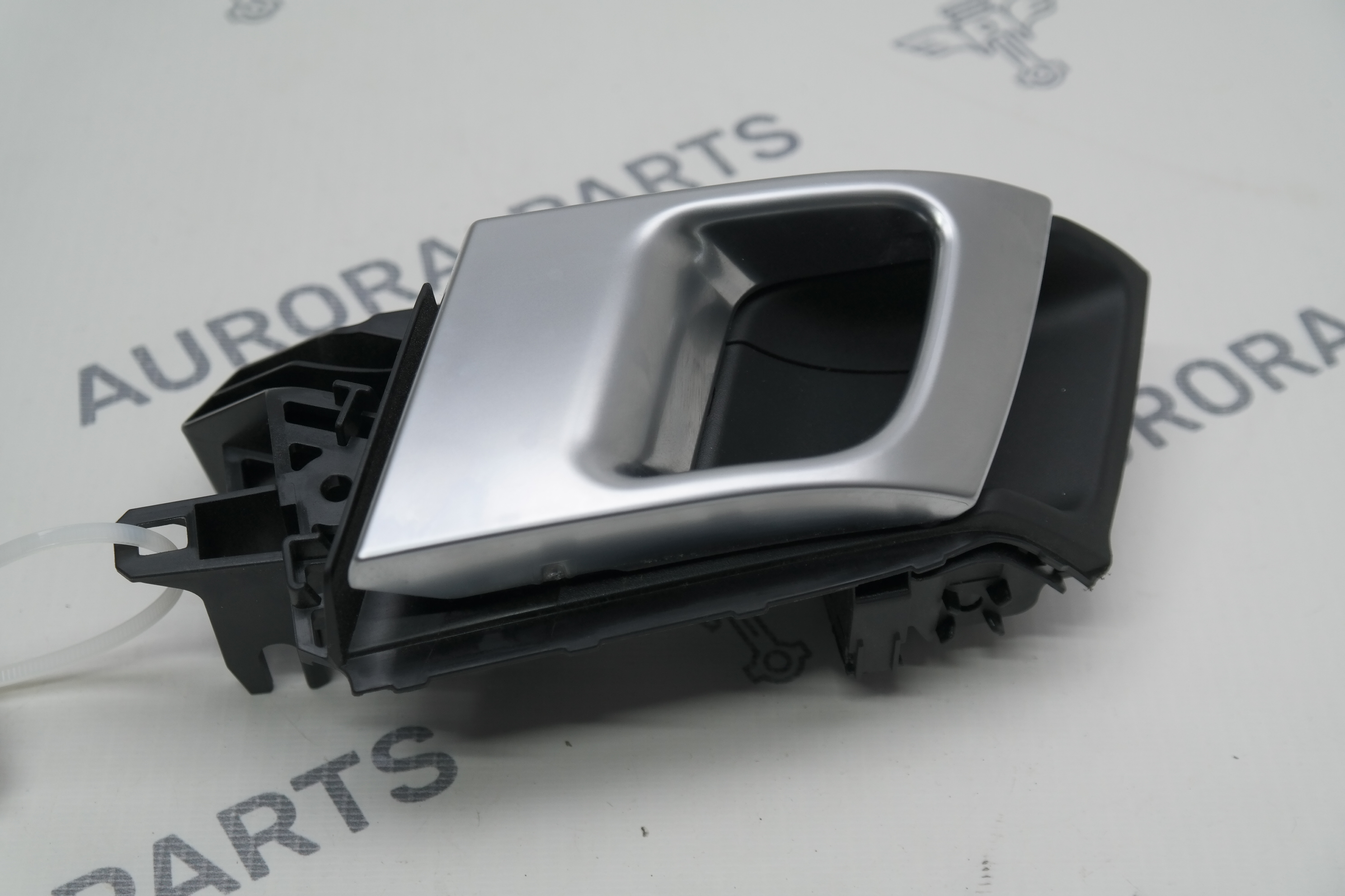 Ручка задней двери внутренняя RH Land Rover Range Rover Sport