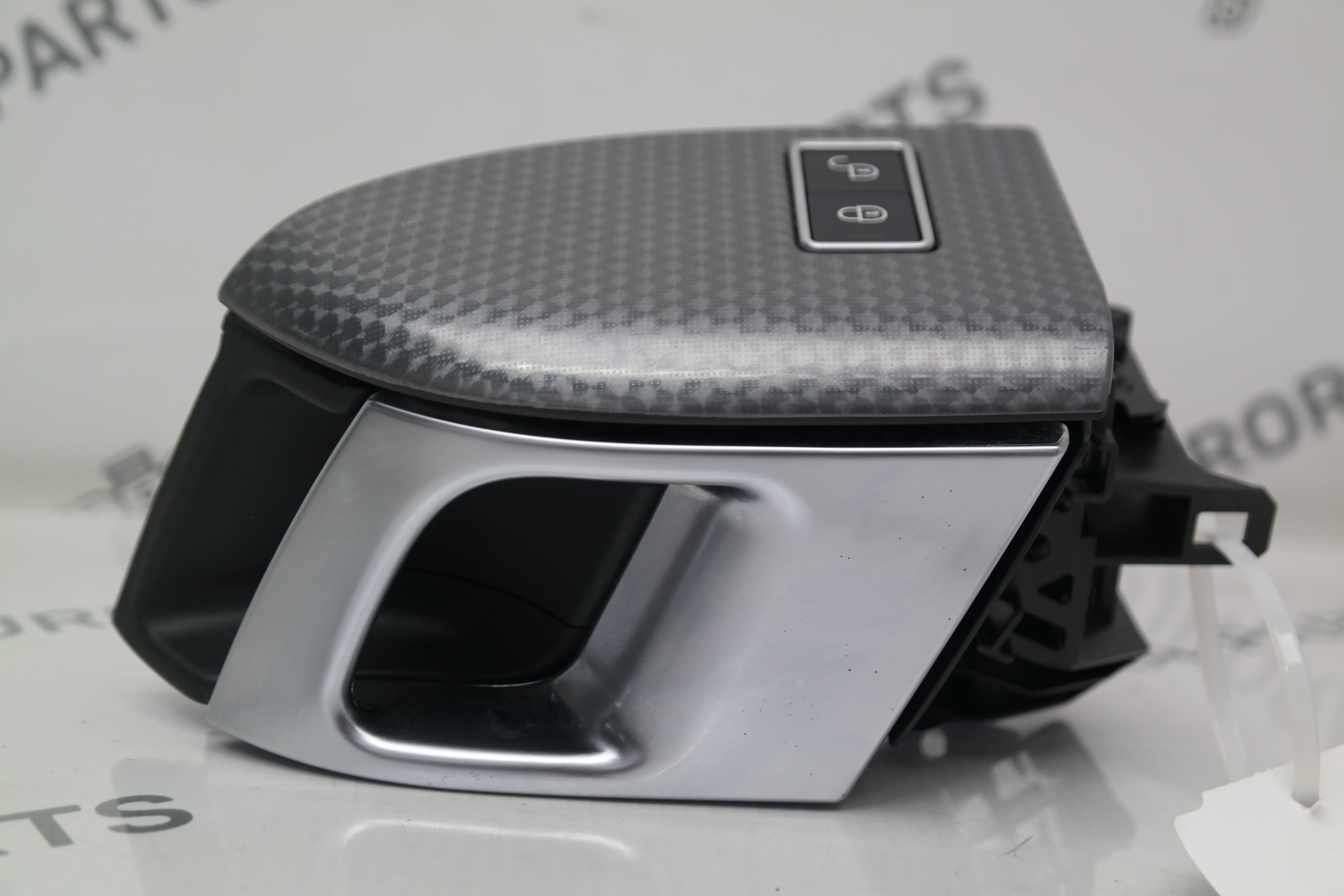 Ручка задней двери внутренняя RH Land Rover Range Rover Sport