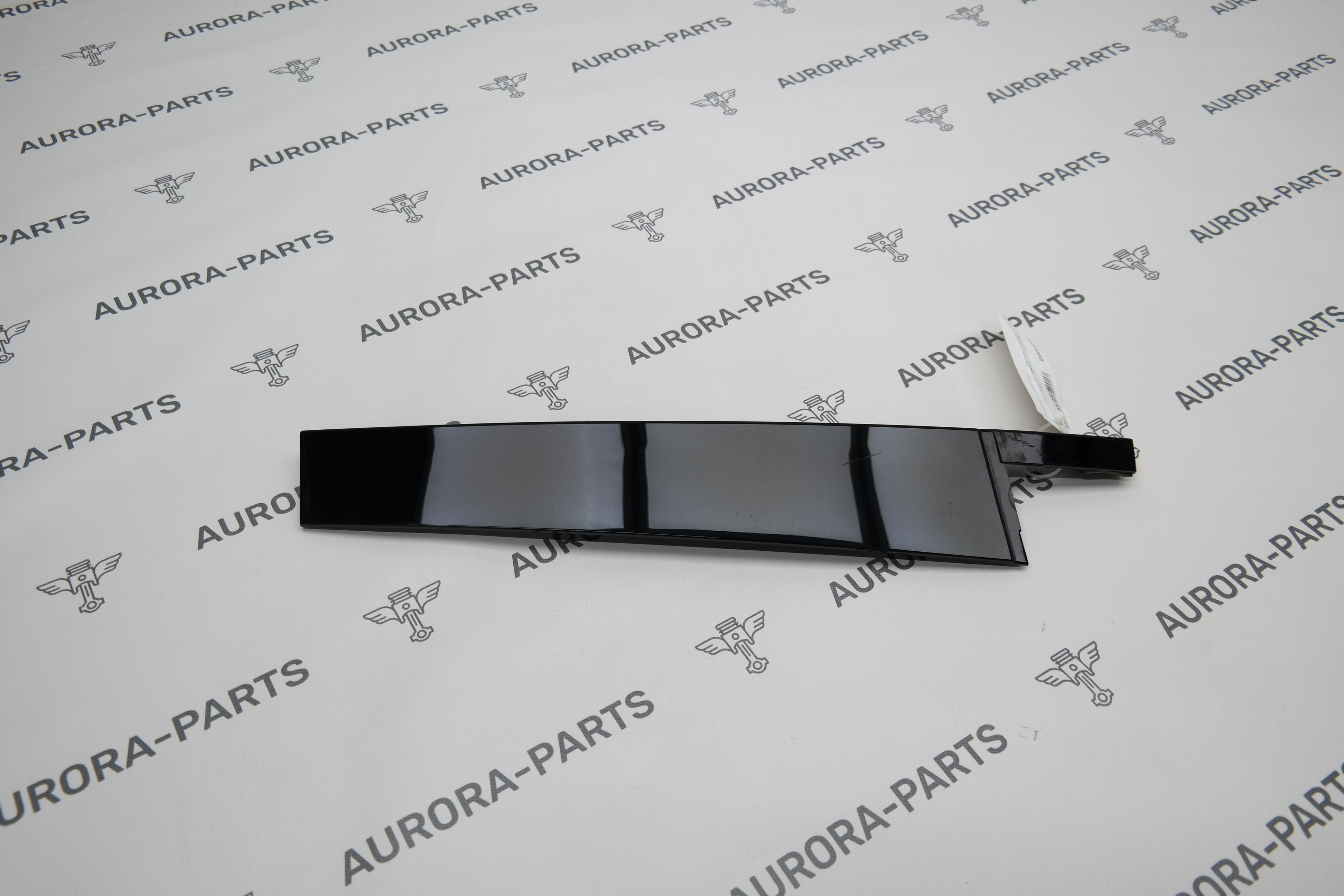 Накладка декоративная задней двери (стойки B) LH VW Tiguan