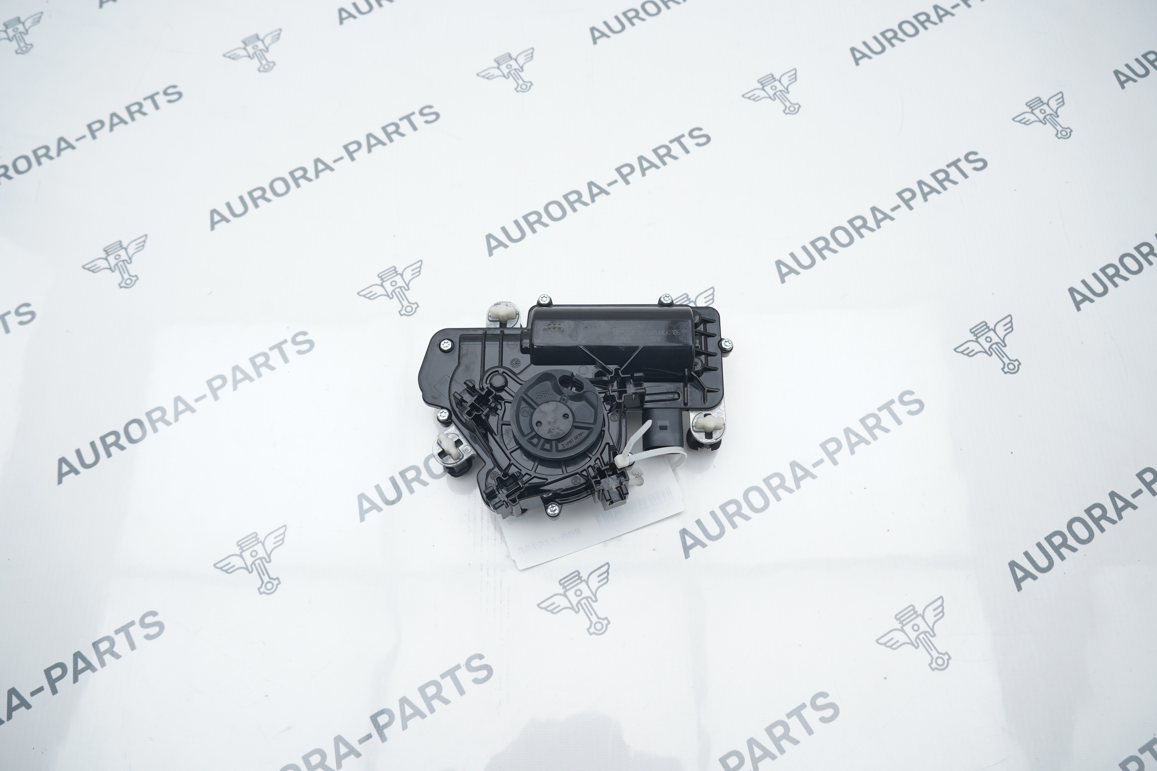 Доводчик замка крышки багажника VW Tiguan