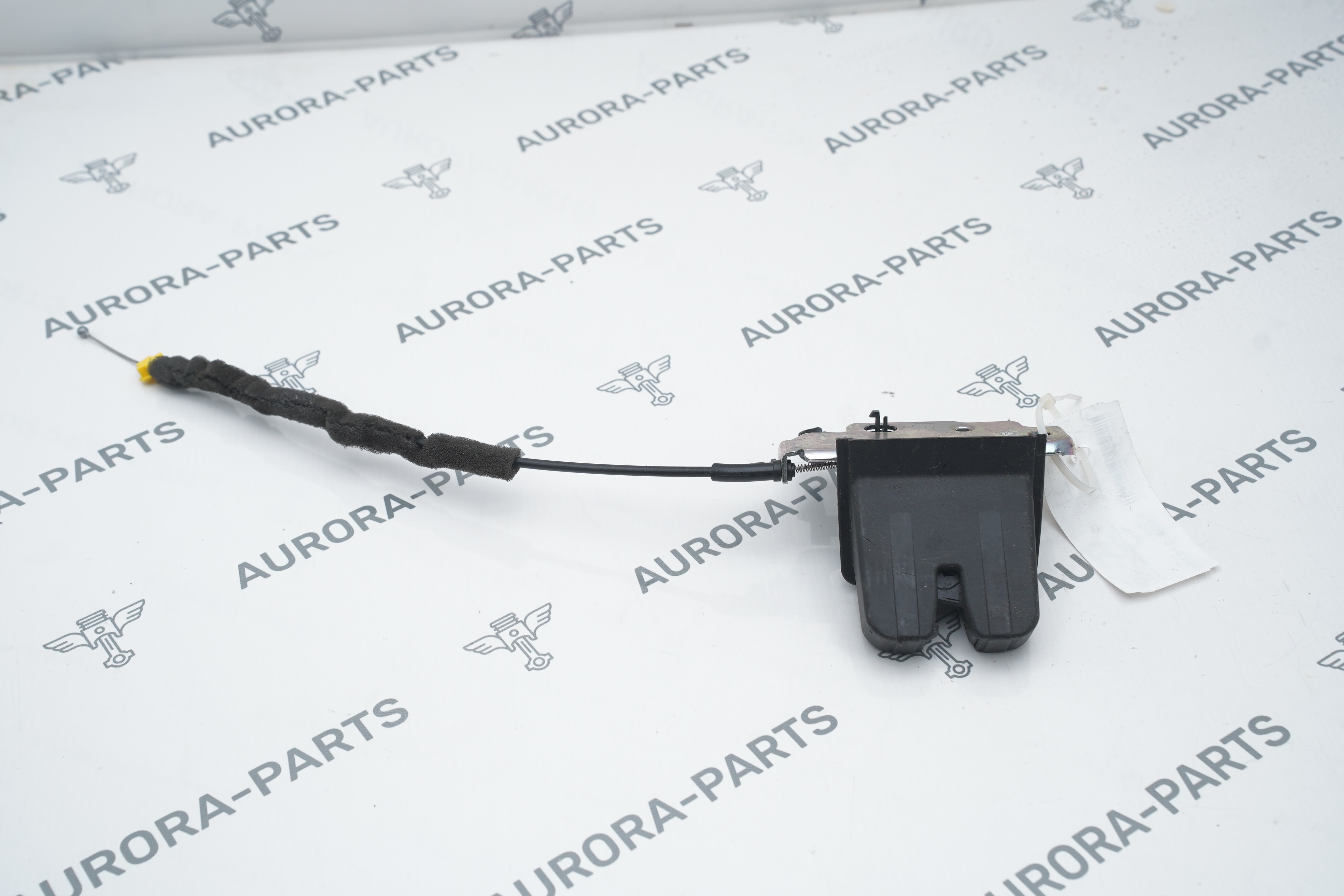 Замок крышки багажника VW Tiguan