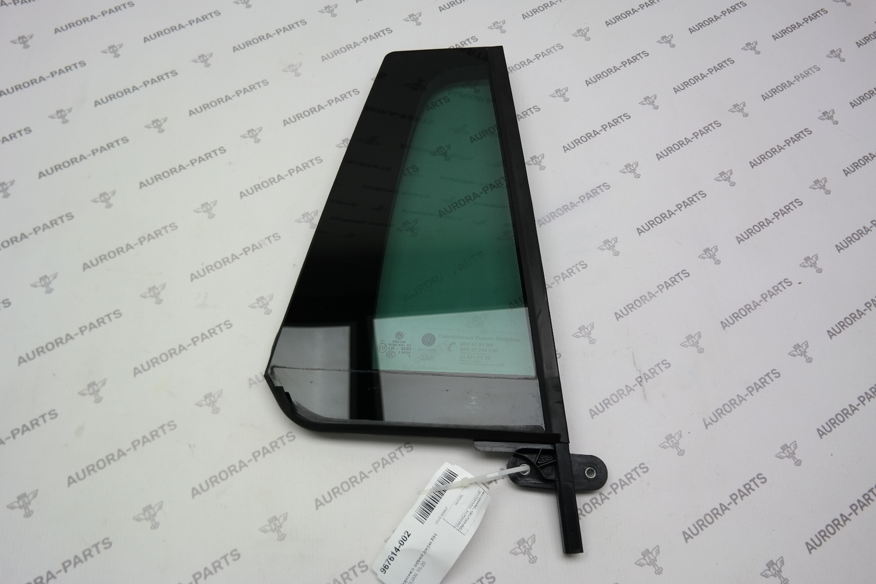 Форточка задней двери RH VW Tiguan