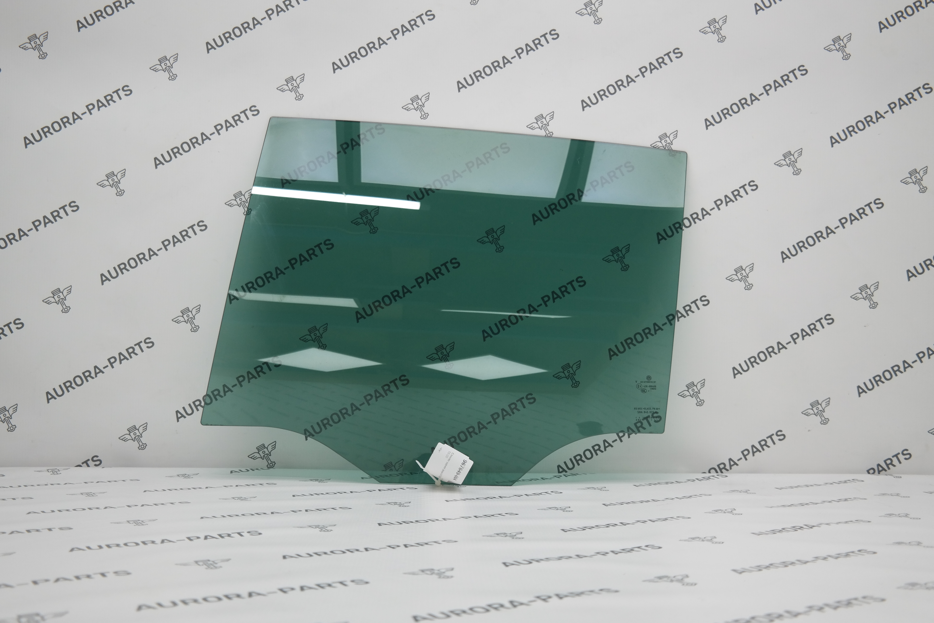 Стекло задней двери LH VW Tiguan