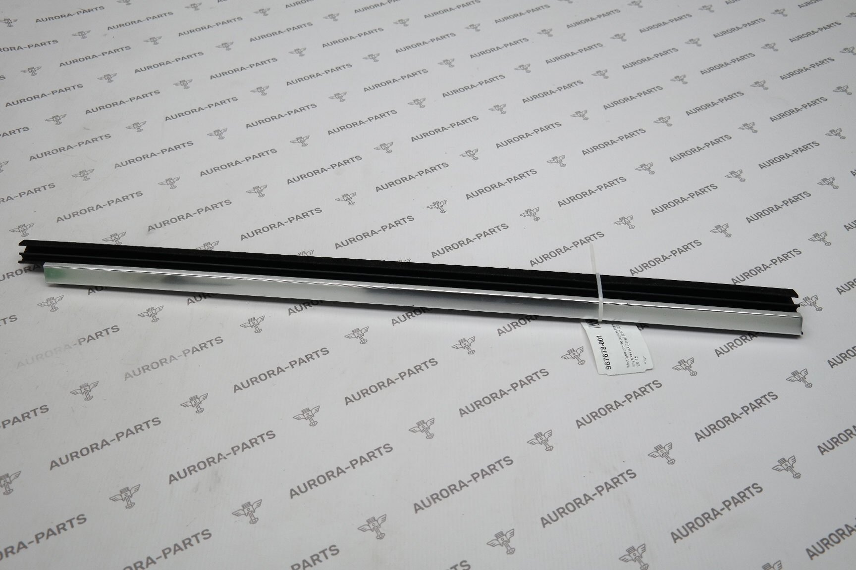 Молдинг стекла задней двери внутренний (Long) RH BMW 7-Series