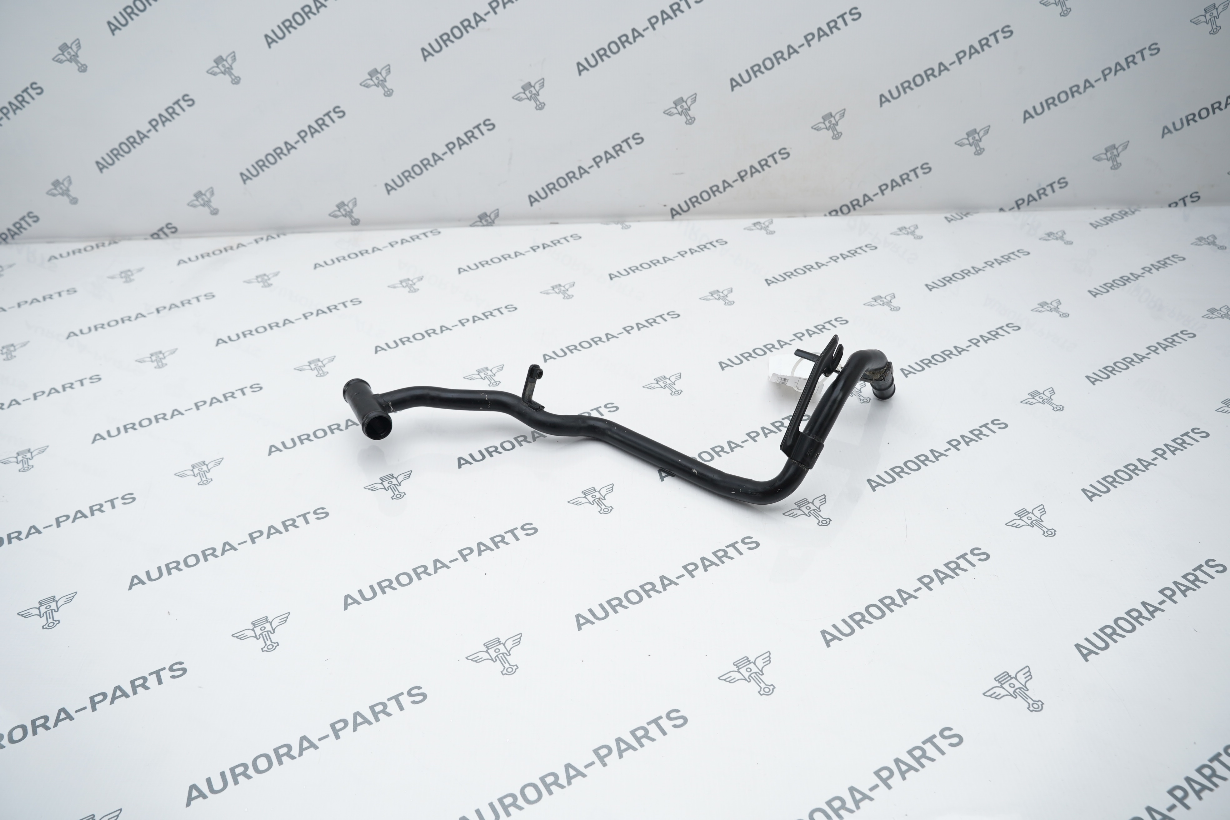 Трубка системы охлаждения VW Tiguan