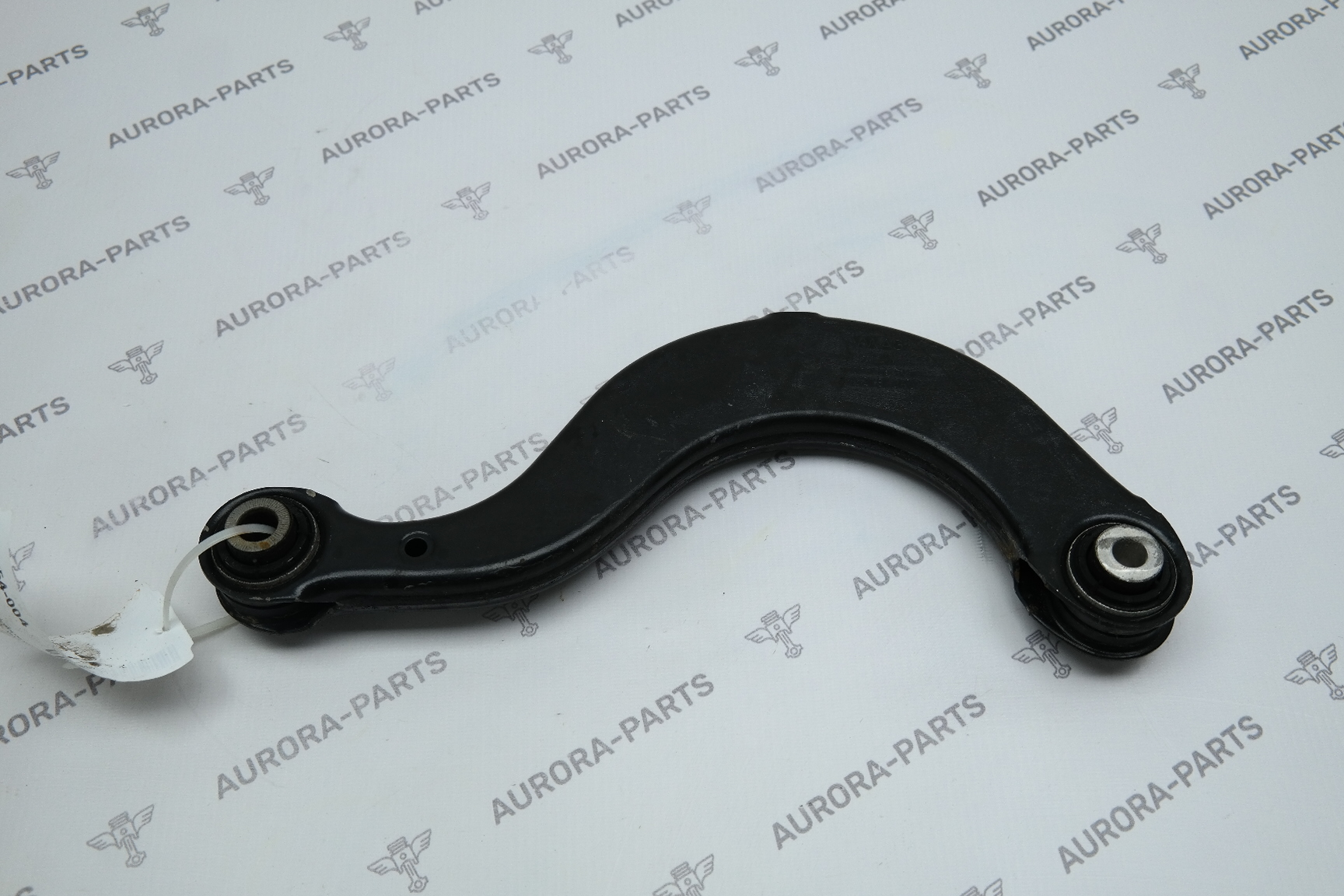 Рычаг поперечный верхний задней подвески LH=RH VW Tiguan