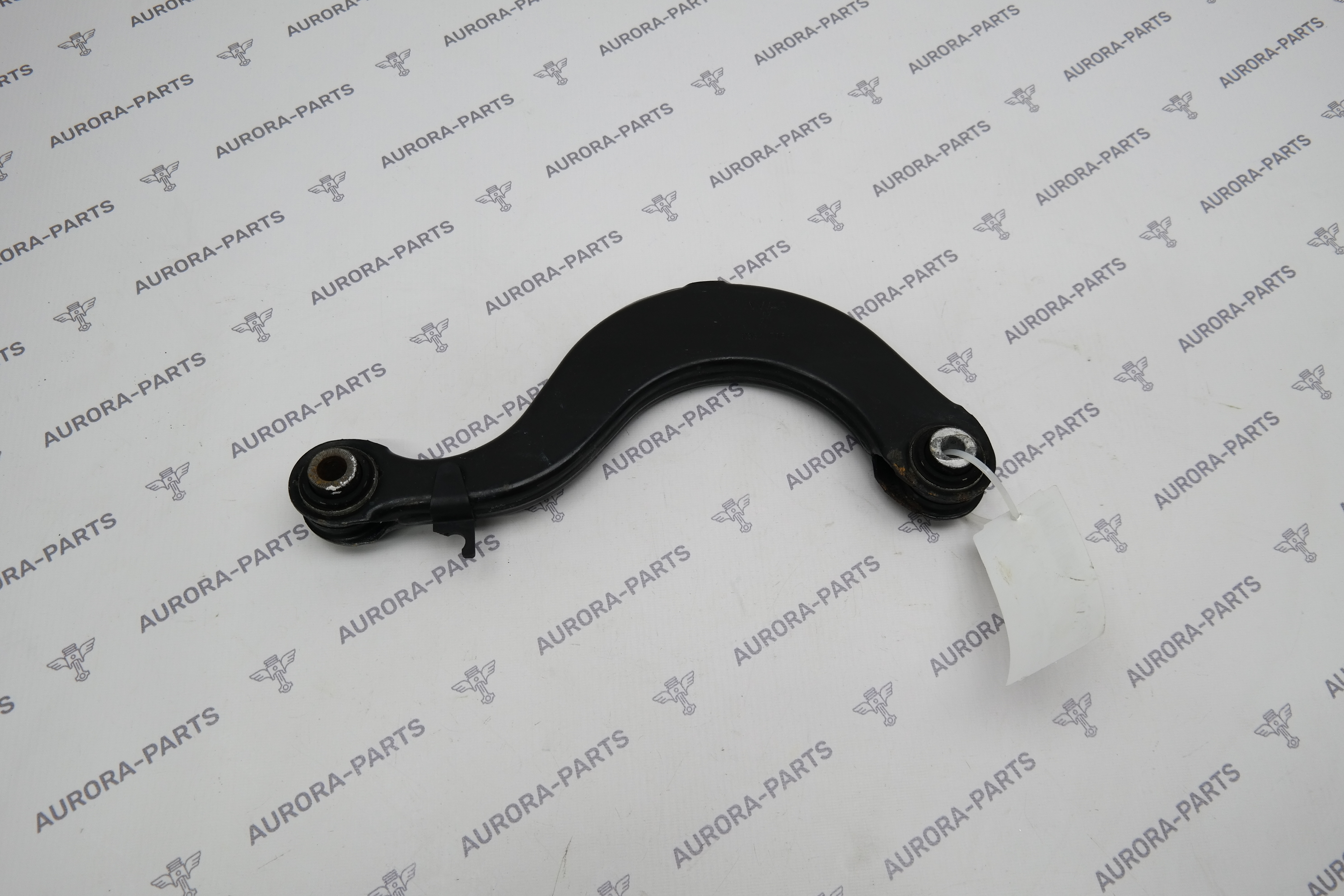 Рычаг поперечный верхний задней подвески LH=RH VW Tiguan