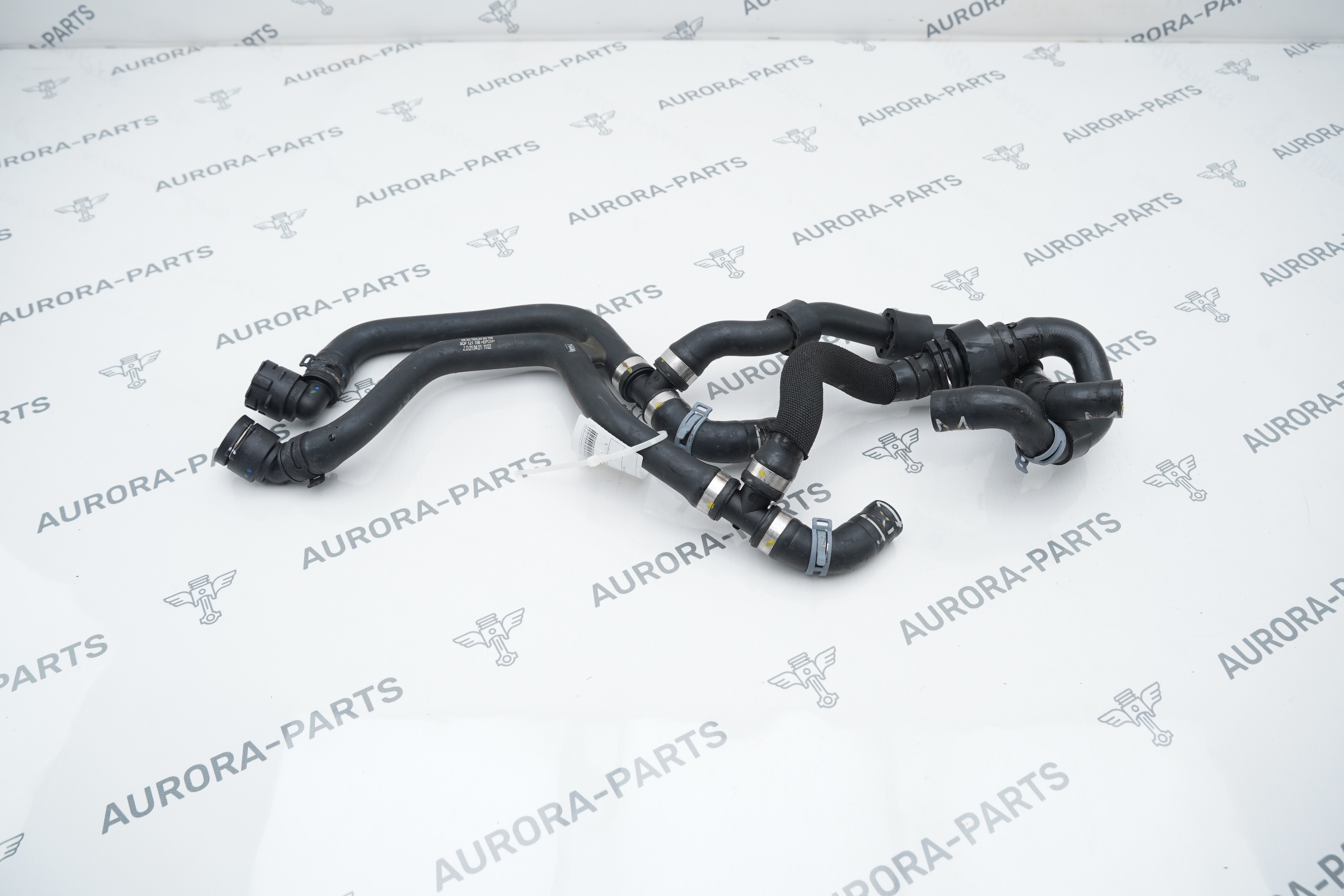 Патрубок системы охлаждения VW Tiguan