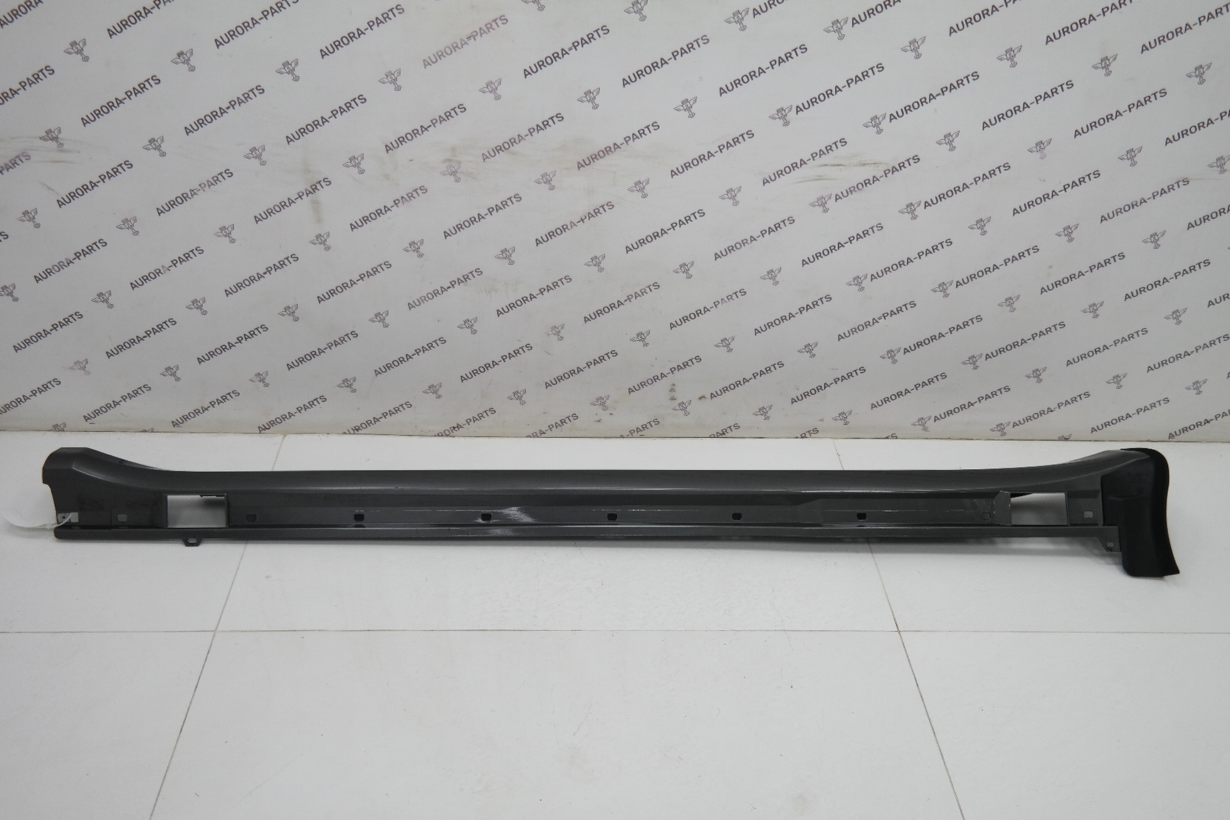 Молдинг наружнего порога LH Porsche Panamera