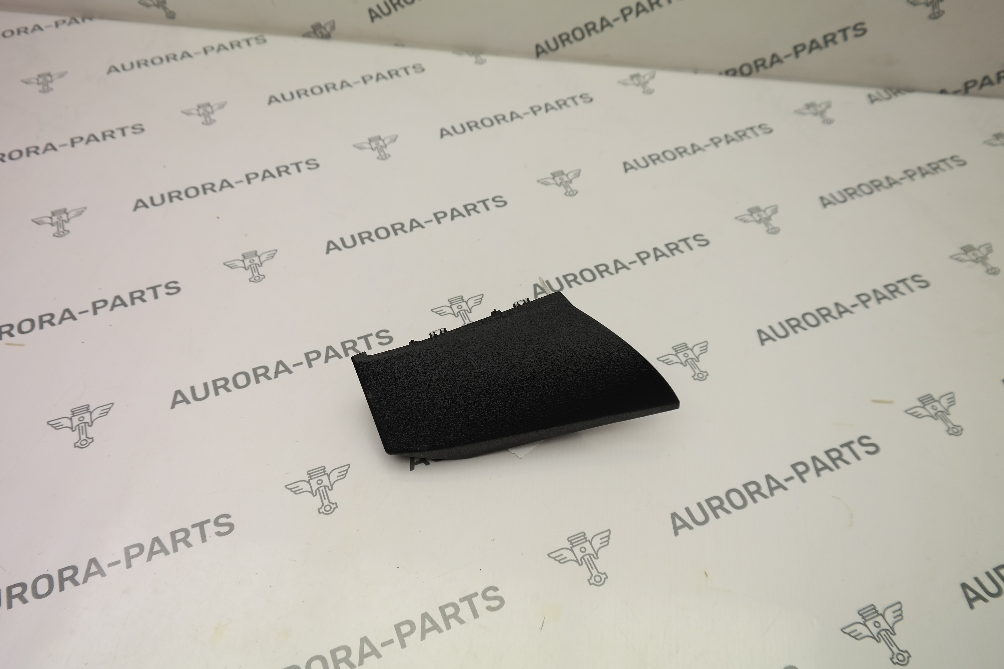 Накладка торпеды RH Audi Q7