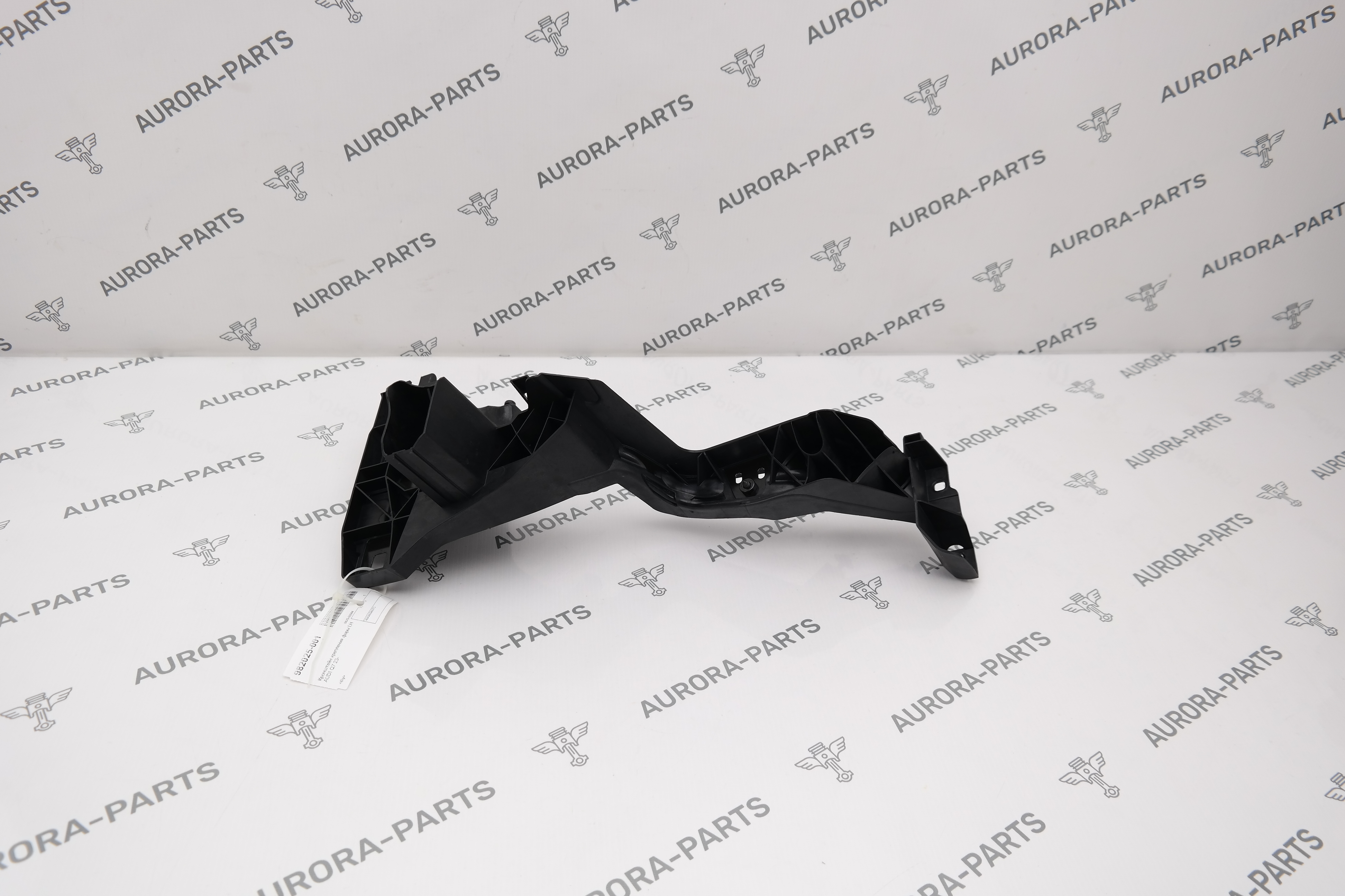 Кронштейн крепления фары LH Audi Q7