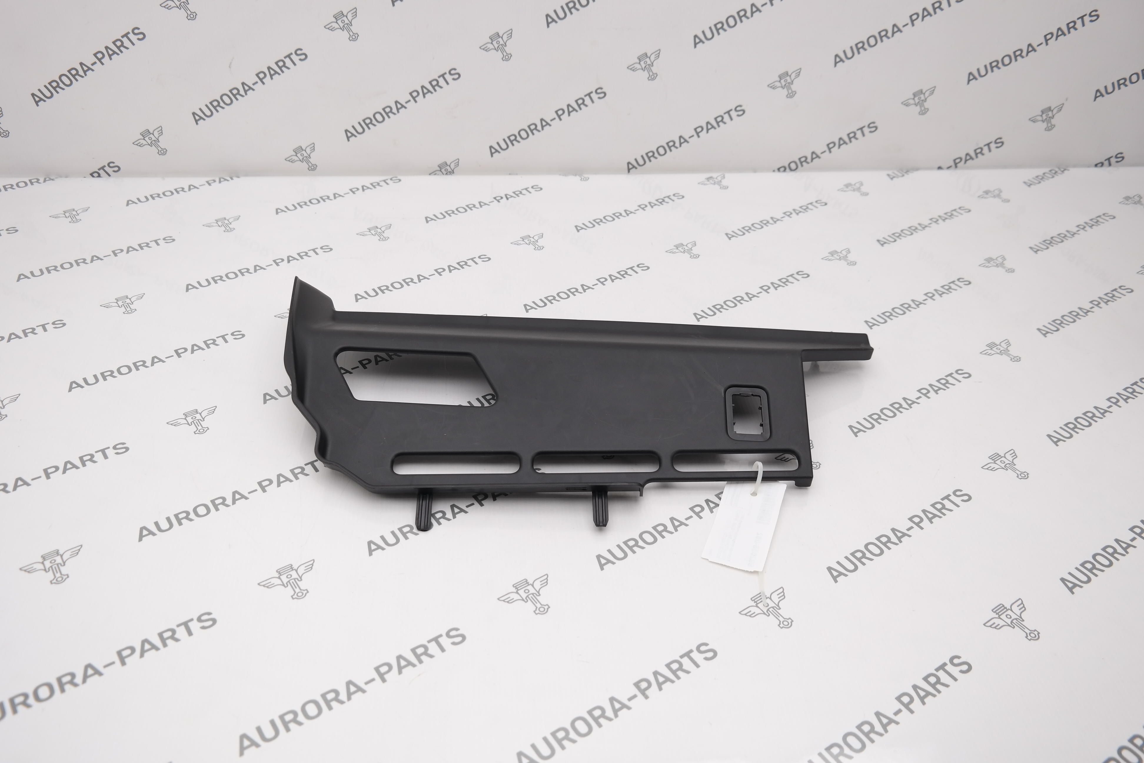 Накладка торпеды нижняя RH Land Rover Range Rover Sport