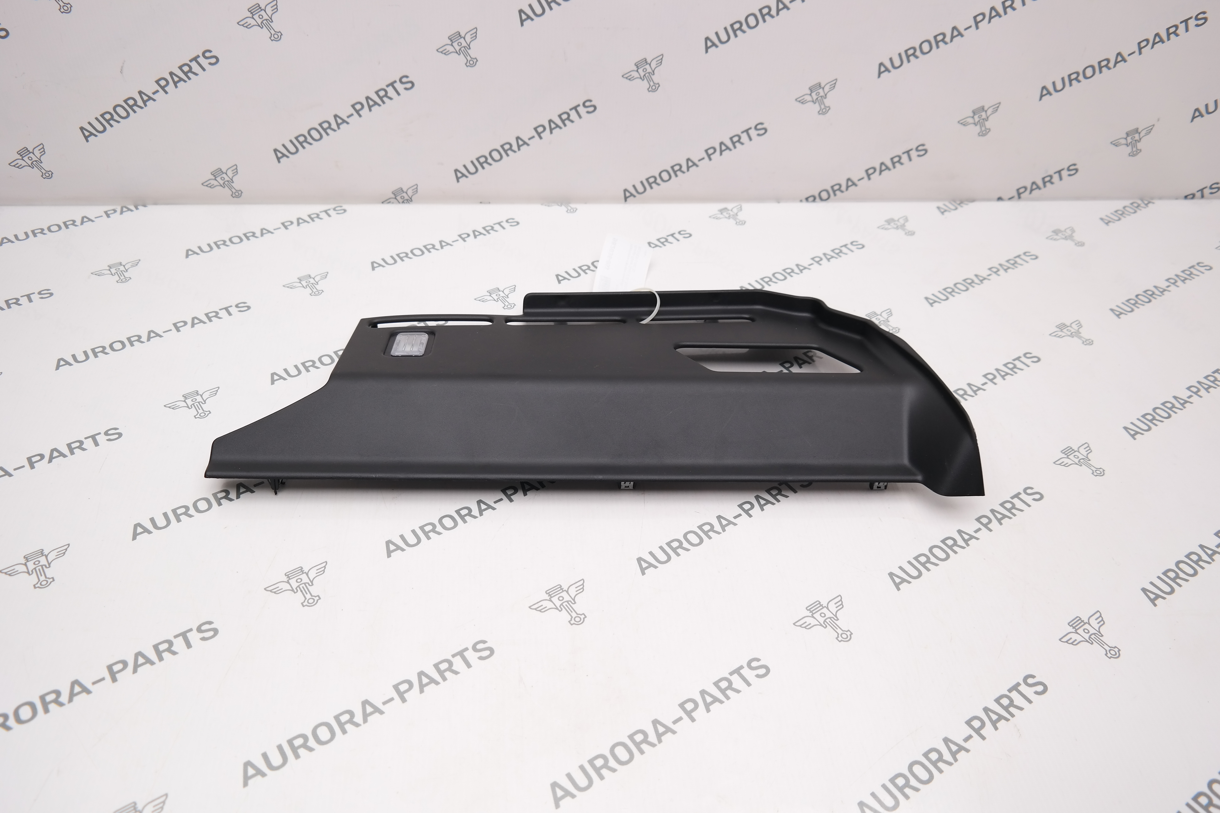 Накладка торпеды нижняя RH Land Rover Range Rover Sport