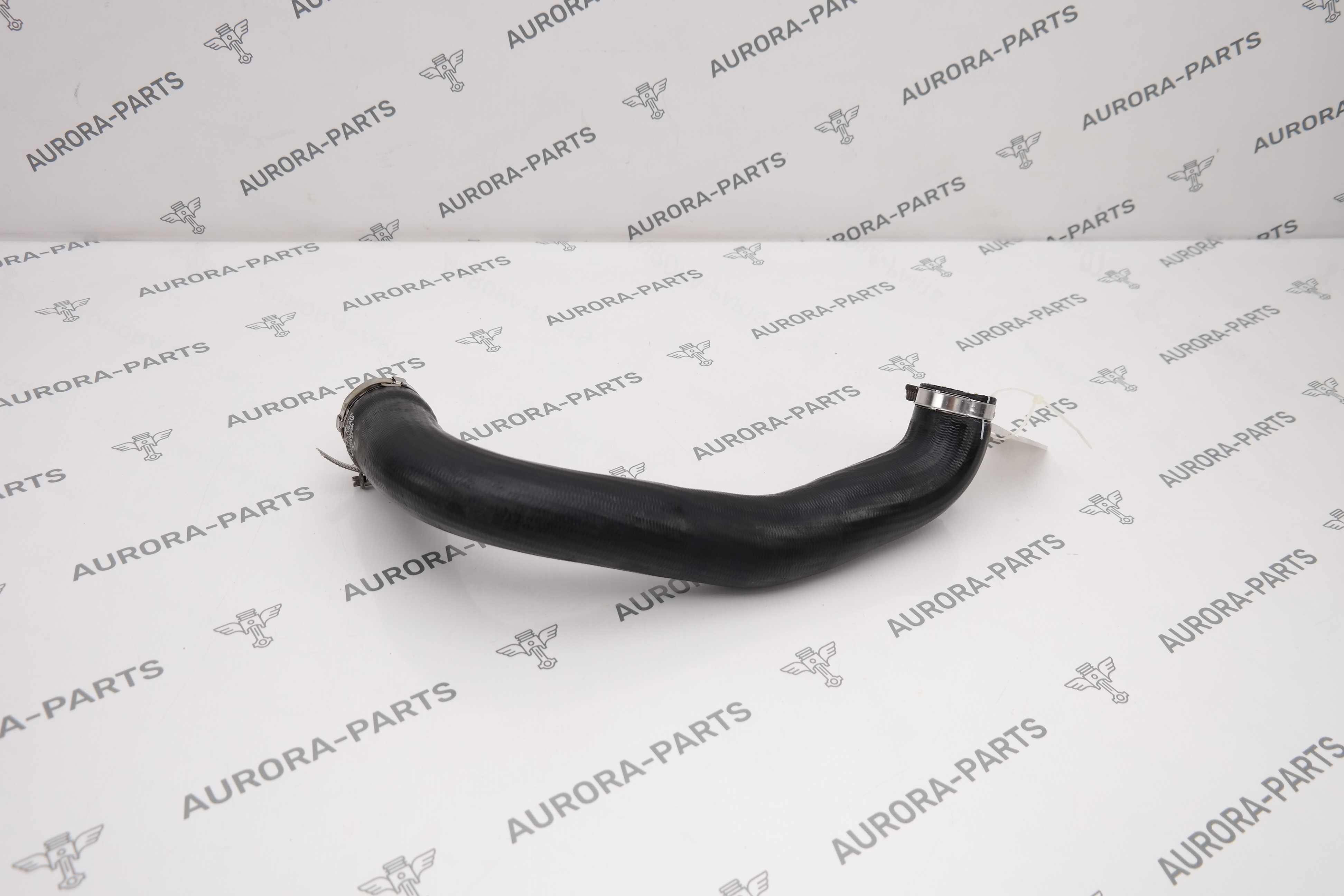 Патрубок интеркуллера нижний LH Porsche Panamera