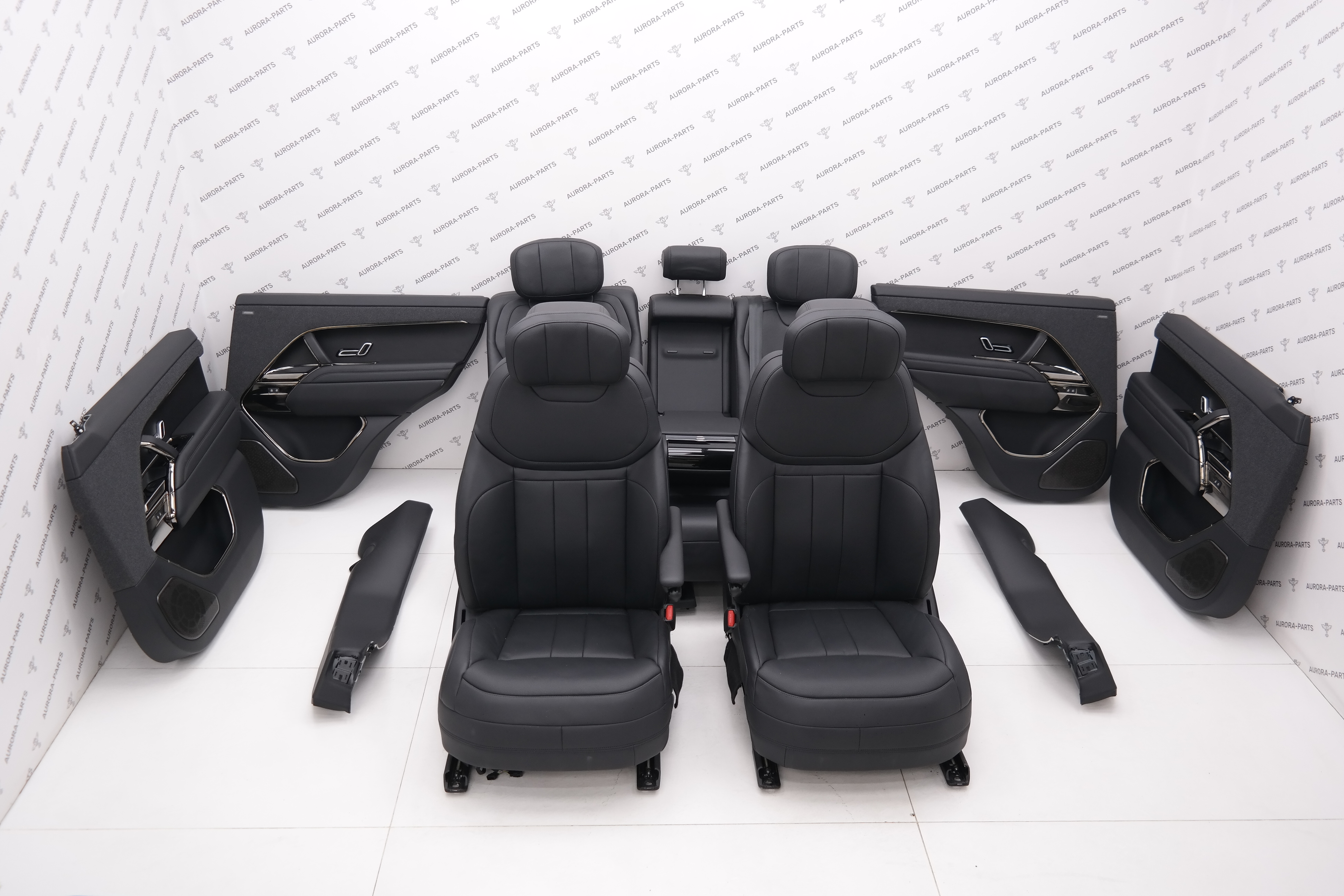 Комплект сидений черная кожа с перфорацией (Вентиляция, обогрев, + дверные карты) Land Rover Range Rover Sport