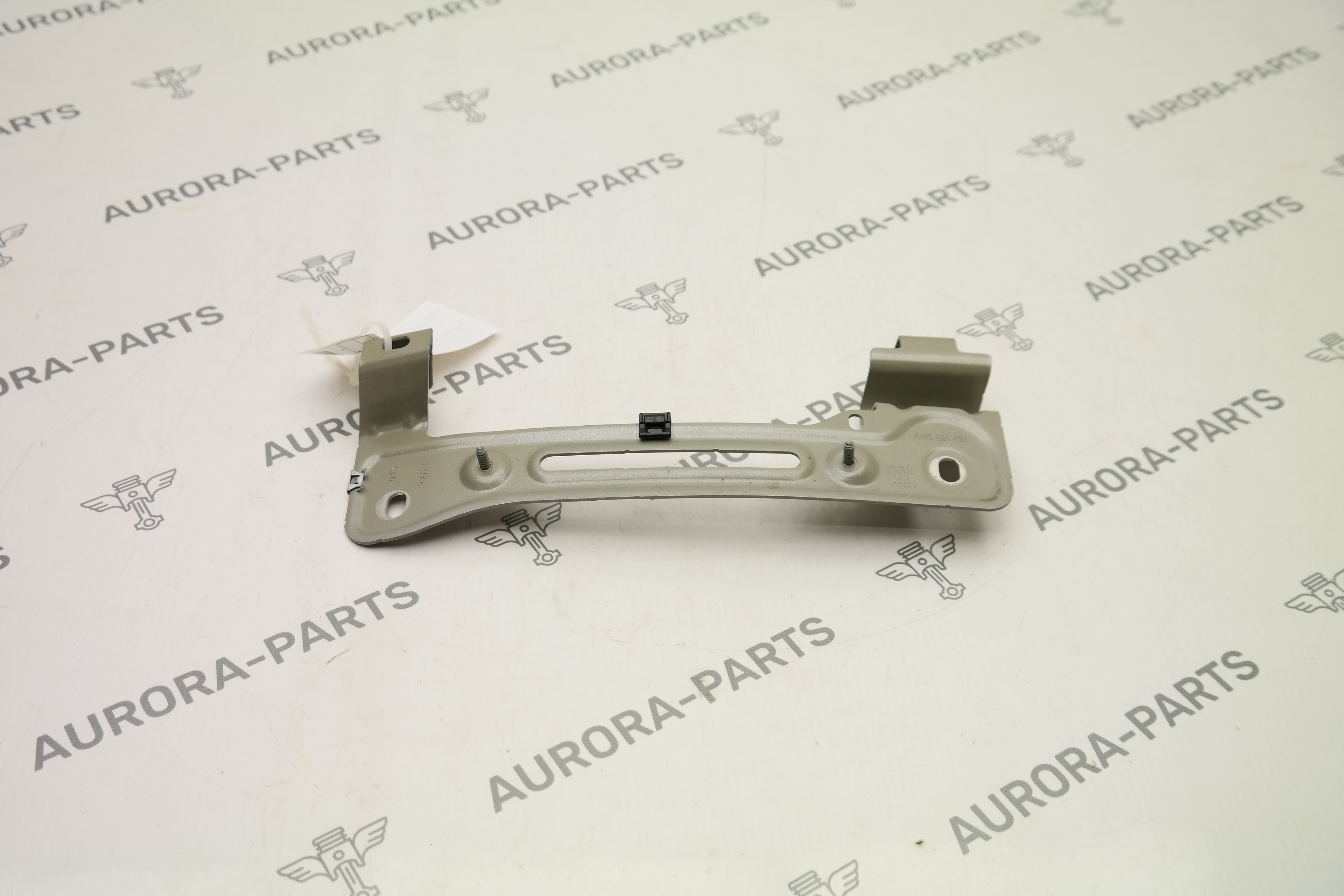 Кронштейн переднего крыла LH Audi Q7