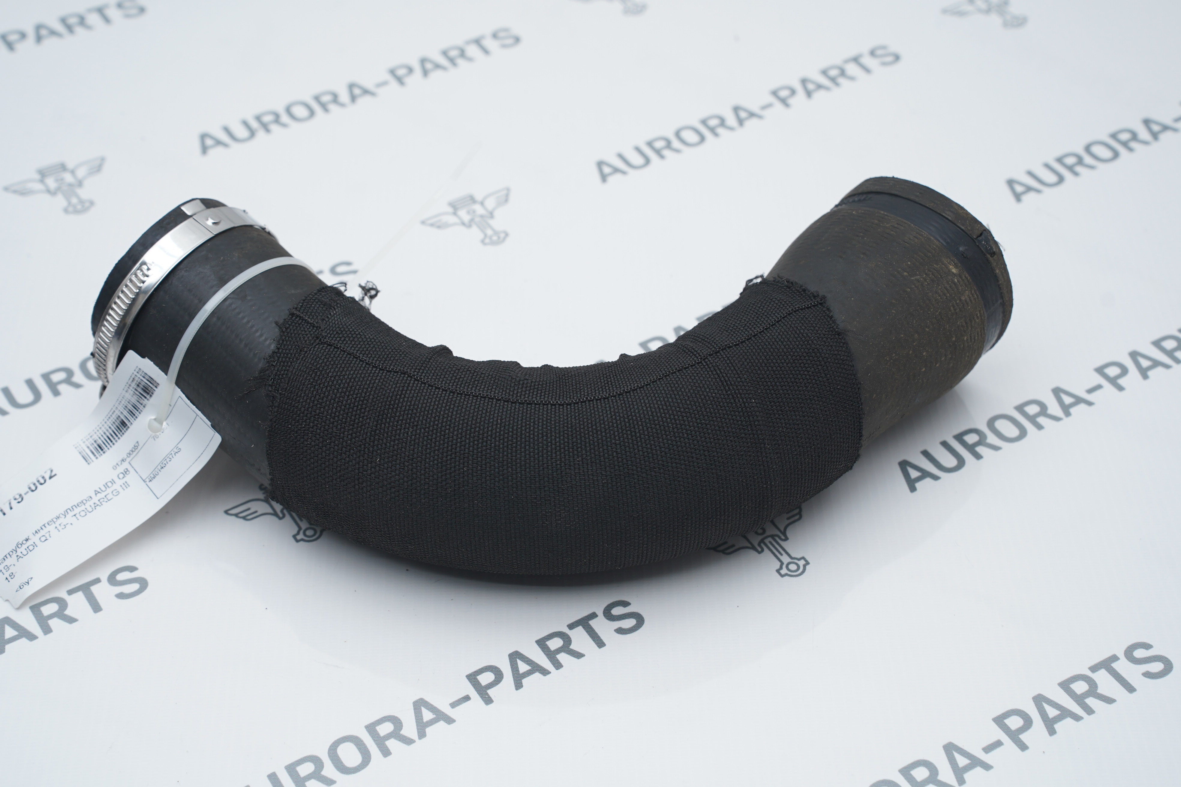 Патрубок интеркуллера Audi Q7