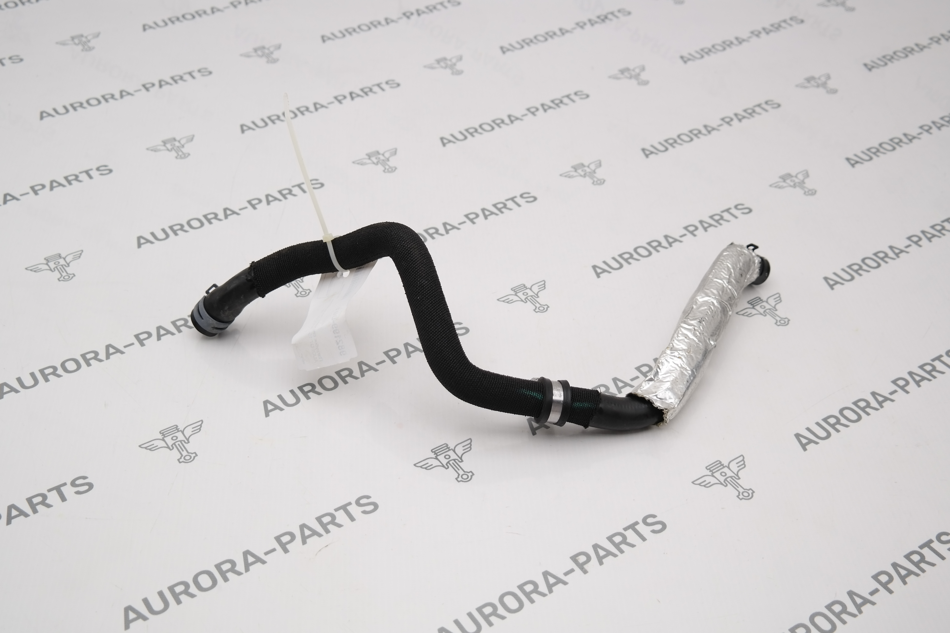 Патрубок системы охлаждения Audi Q7